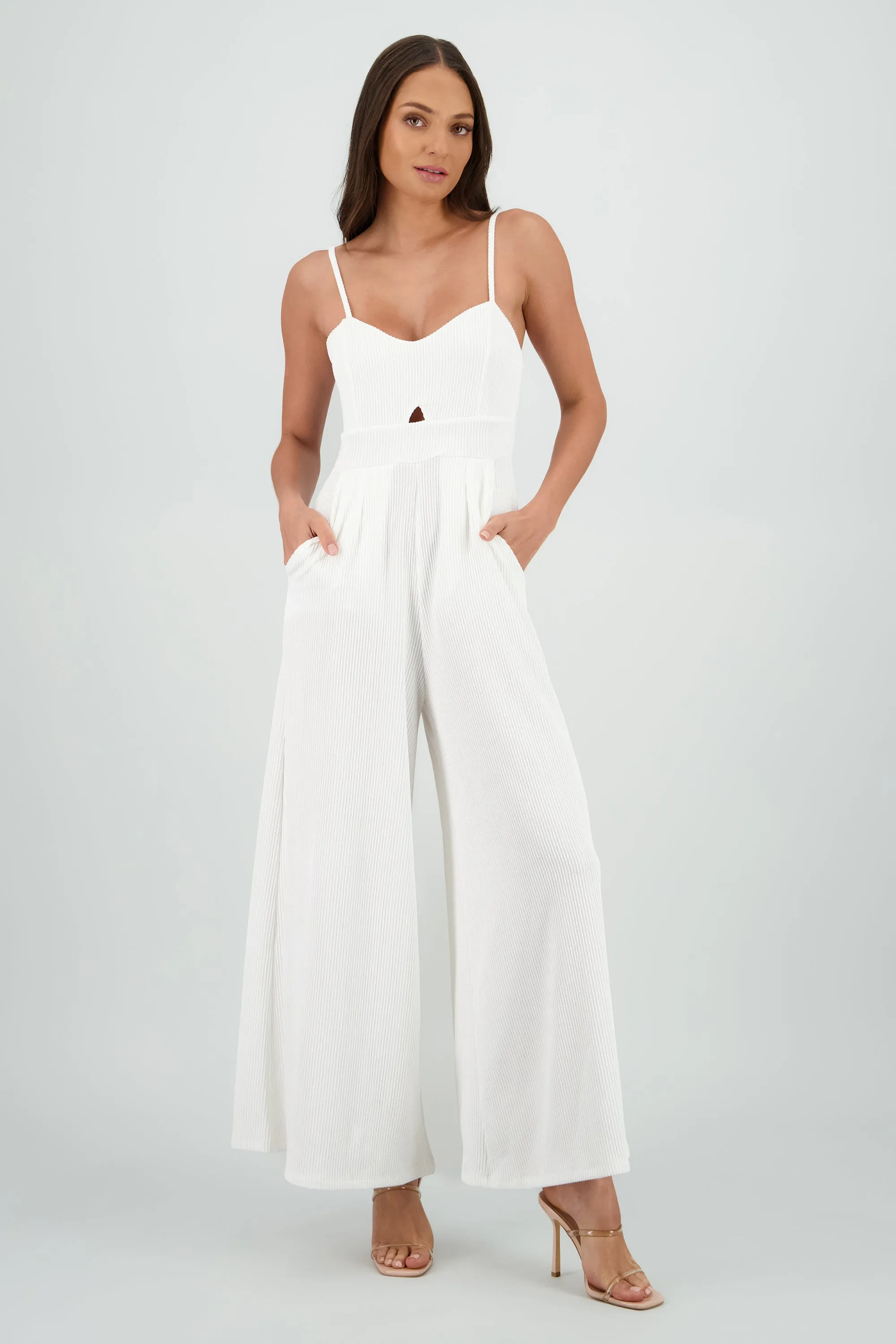 Jumpuit tirantes detalle textura sold by Shasa