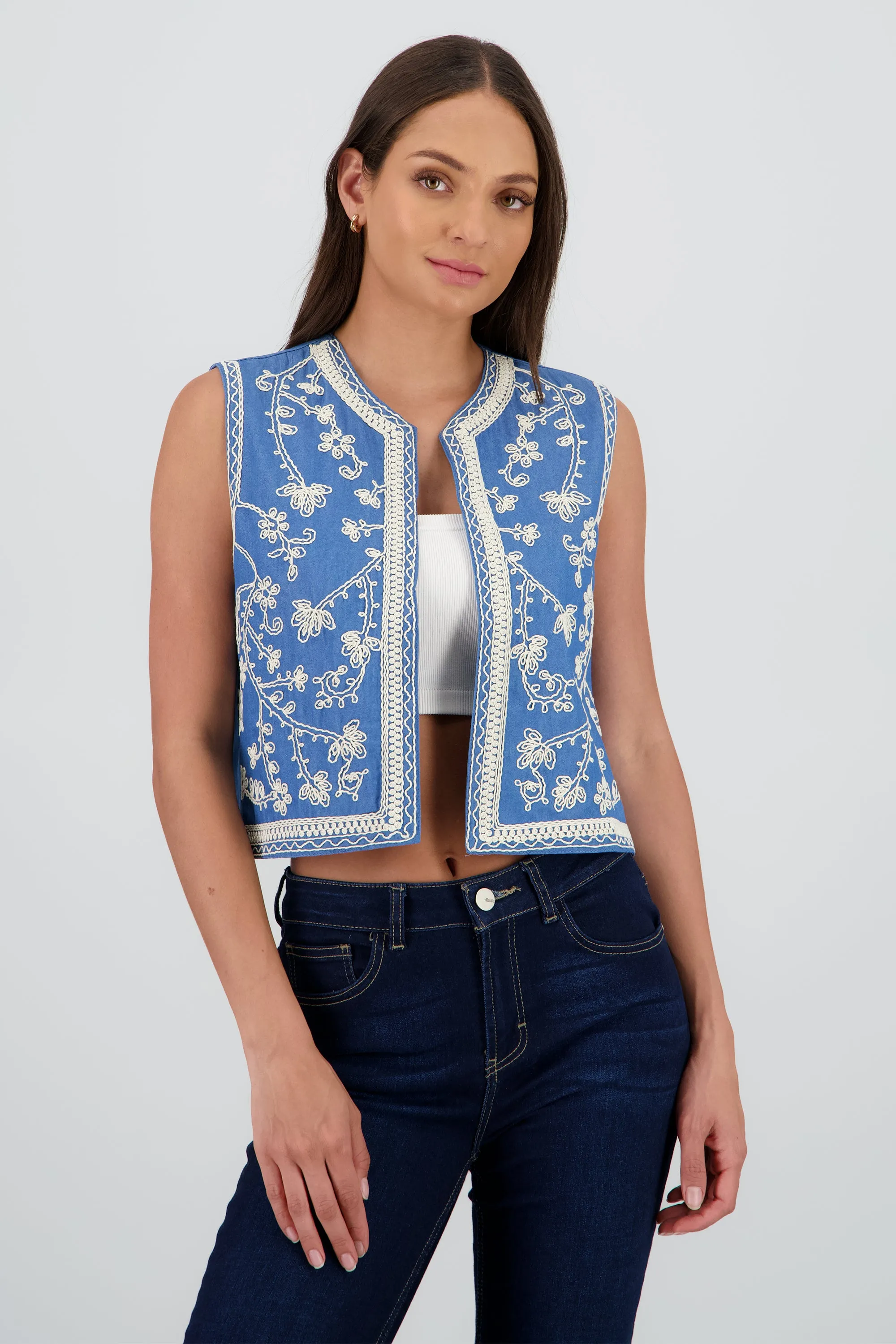 Chaleco bordado flores sold by Shasa product image thumbnail 2