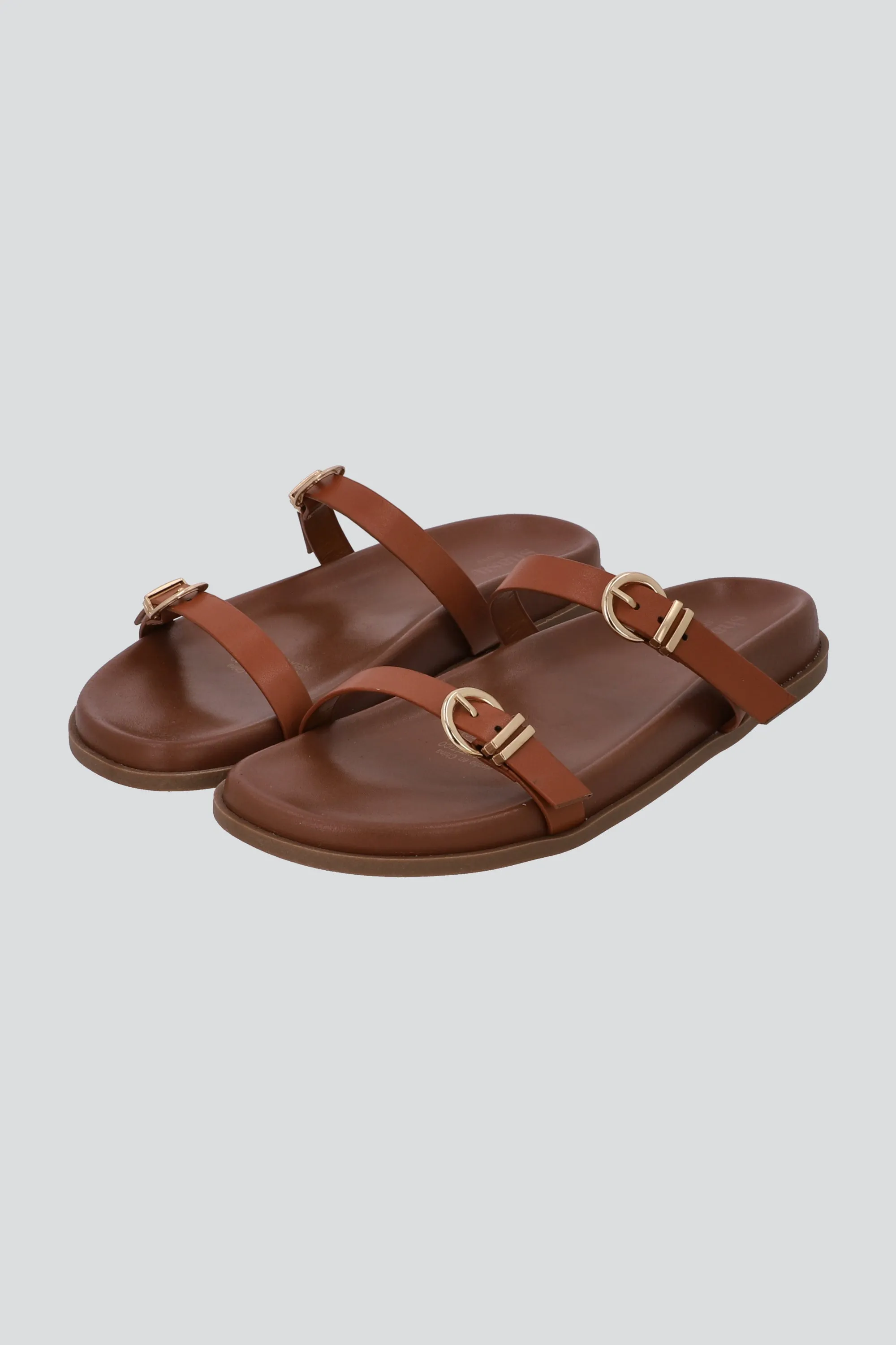 Sandalia dos tirs delgadas hebillas sold by Shasa