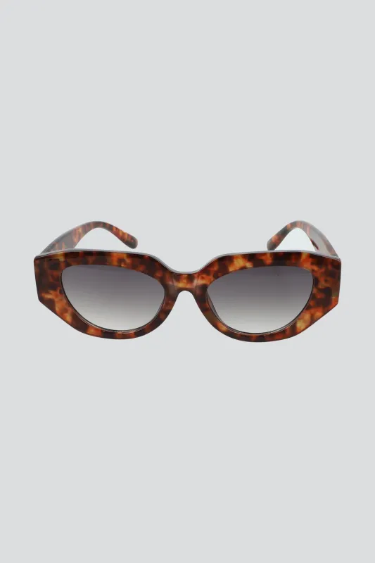 Lentes cateye gruesos sold by Shasa