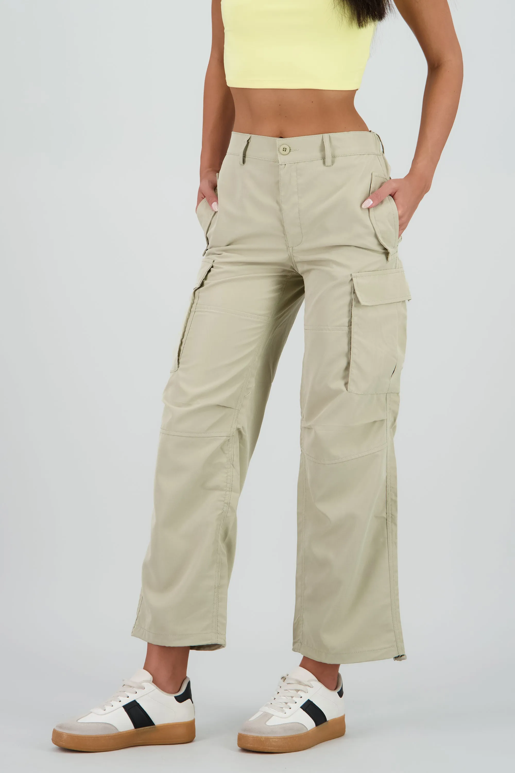 Pantalon parachute liso sold by Shasa product image thumbnail 3