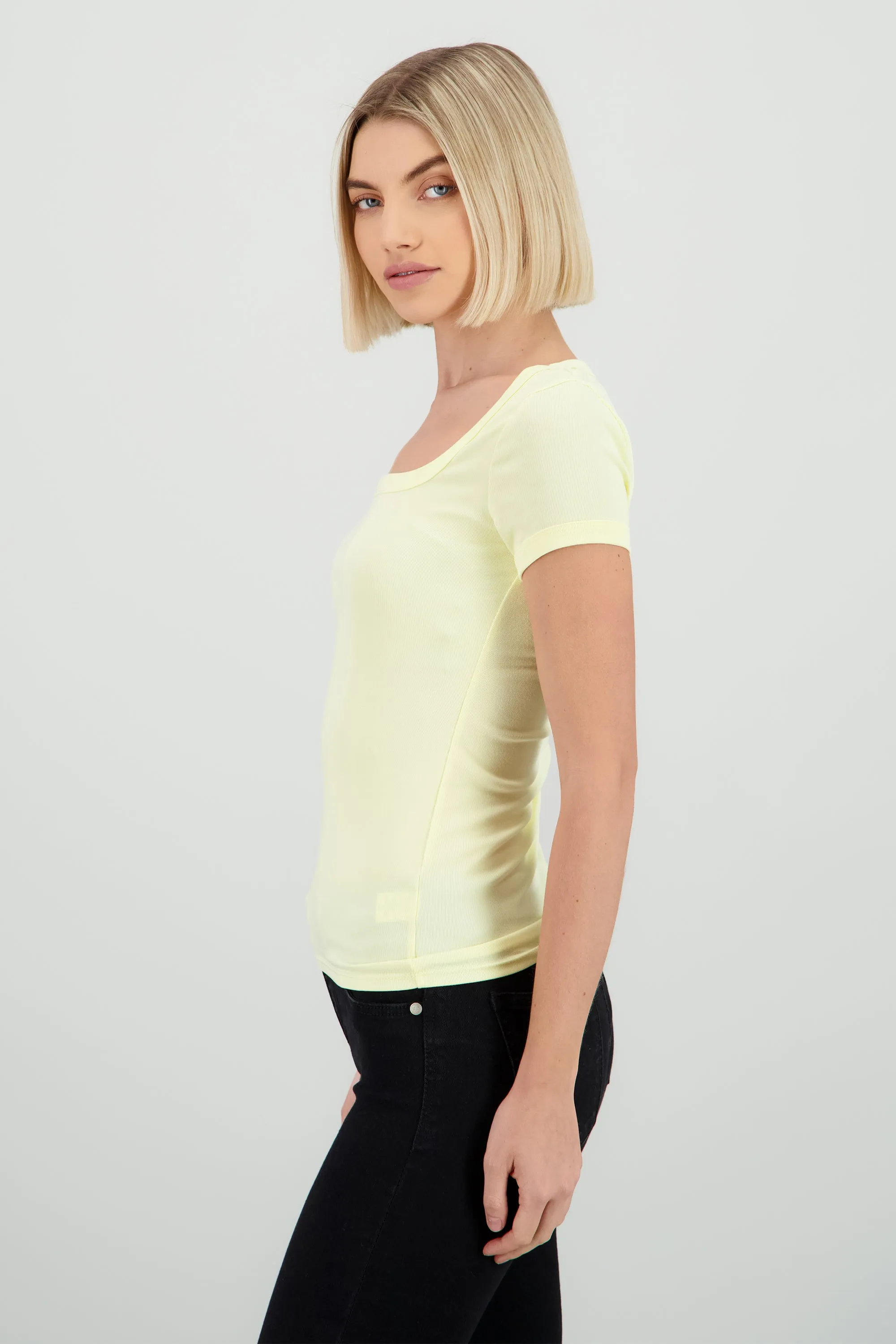 Top basico escote cuadrado sold by Shasa product image thumbnail 3