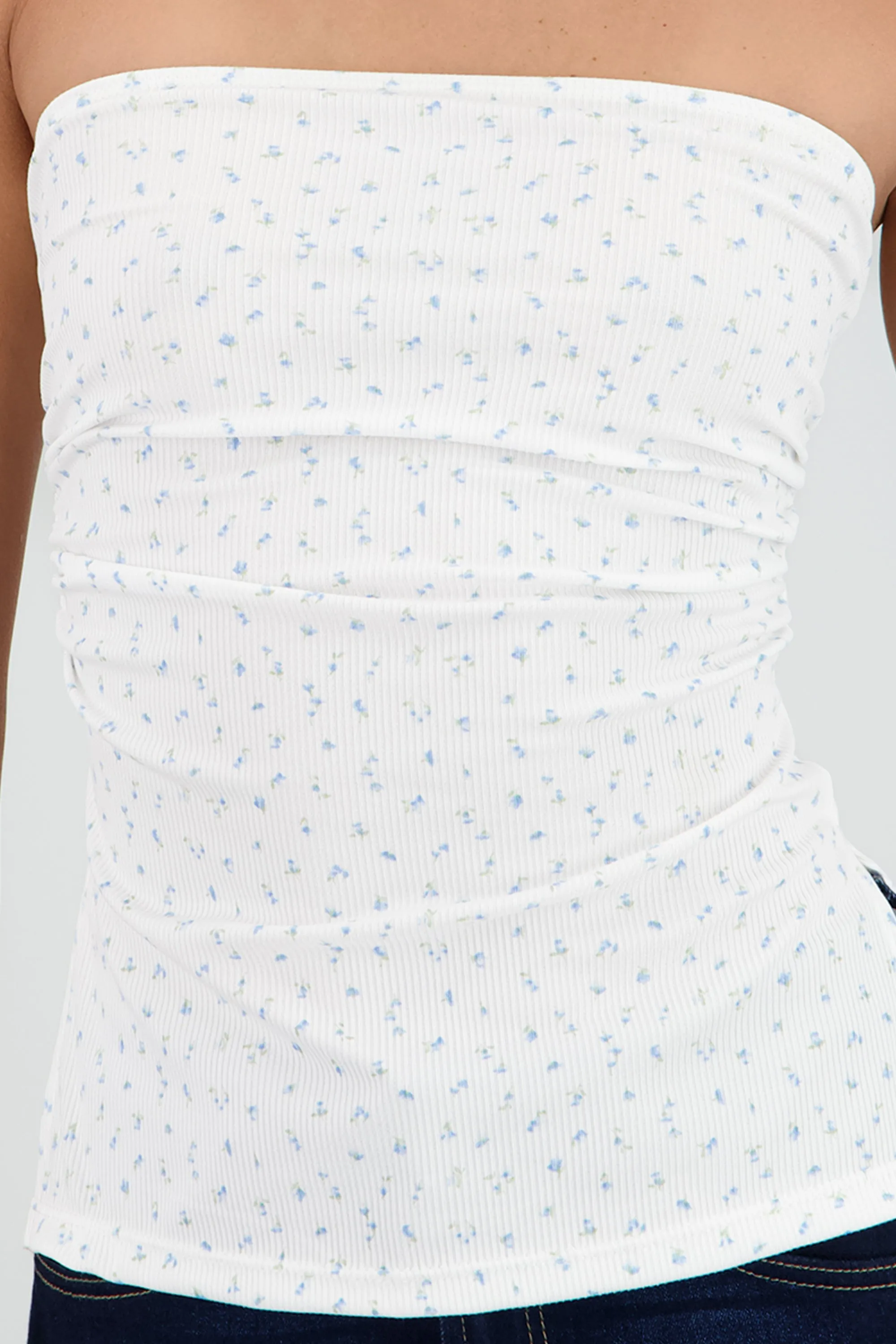 Top tubo abertura estampado flores sold by Shasa product image thumbnail 5