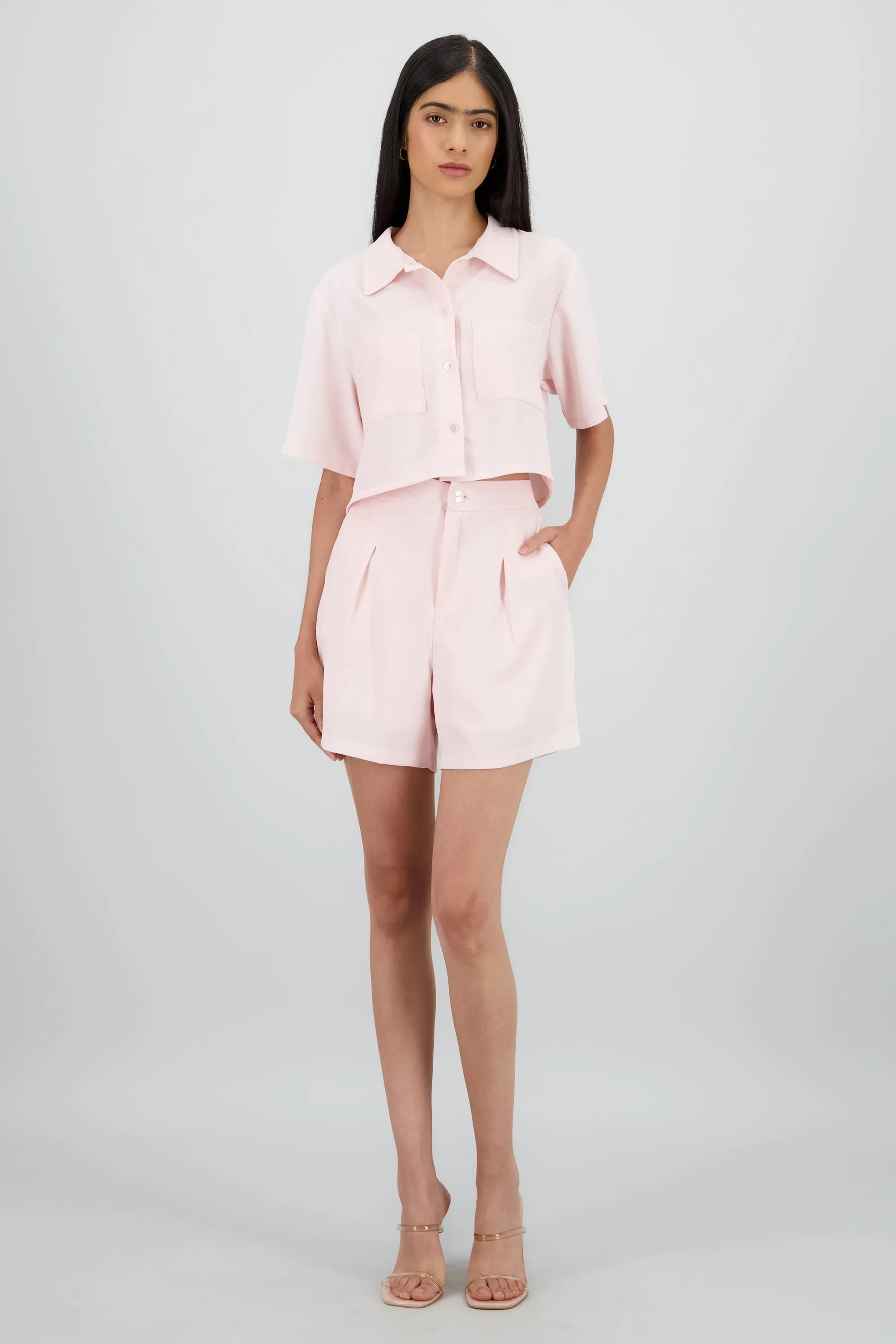 Short amplio detalle pinzas sold by Shasa