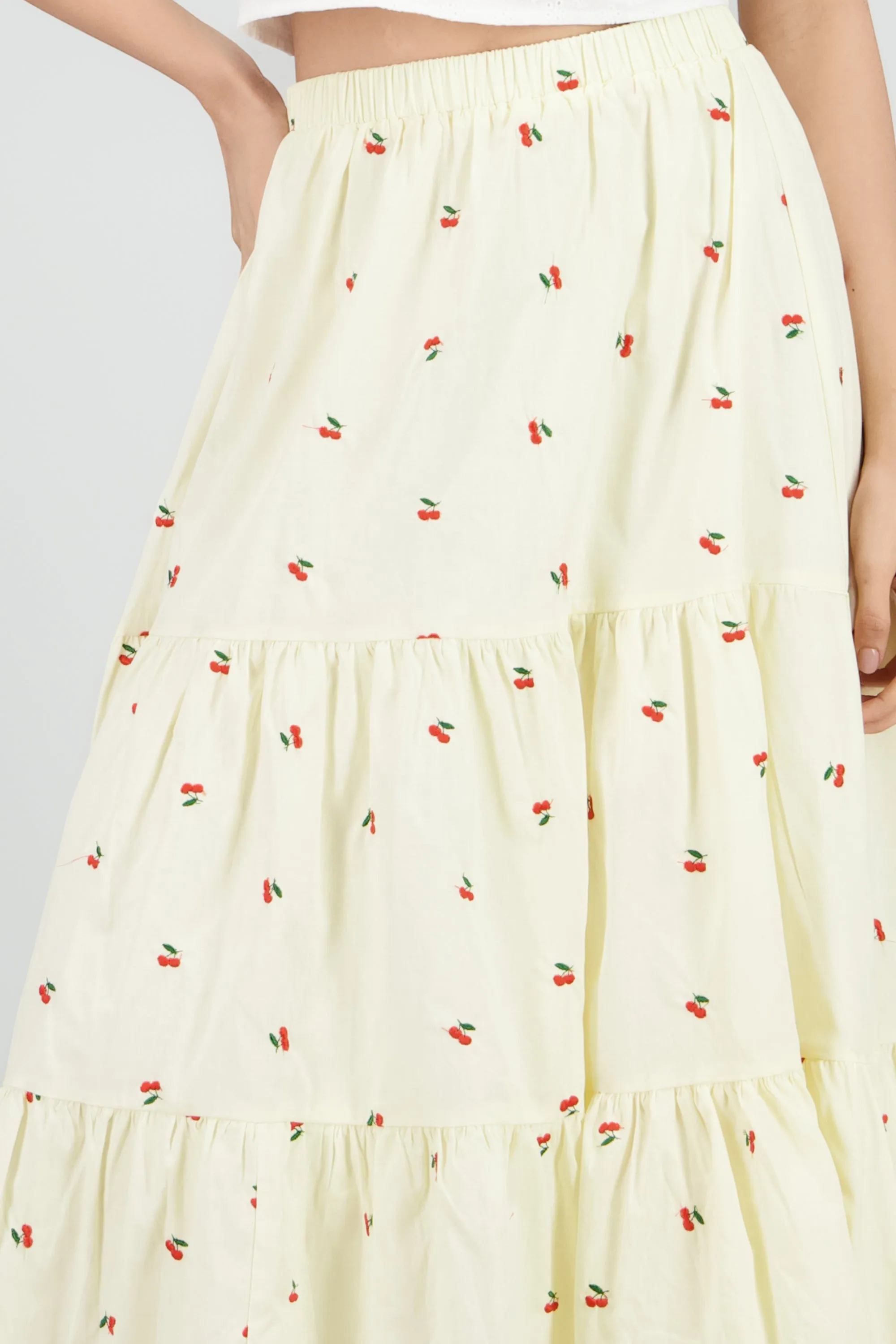 Falda maxi con bordado de cerezas sold by Shasa product image thumbnail 5