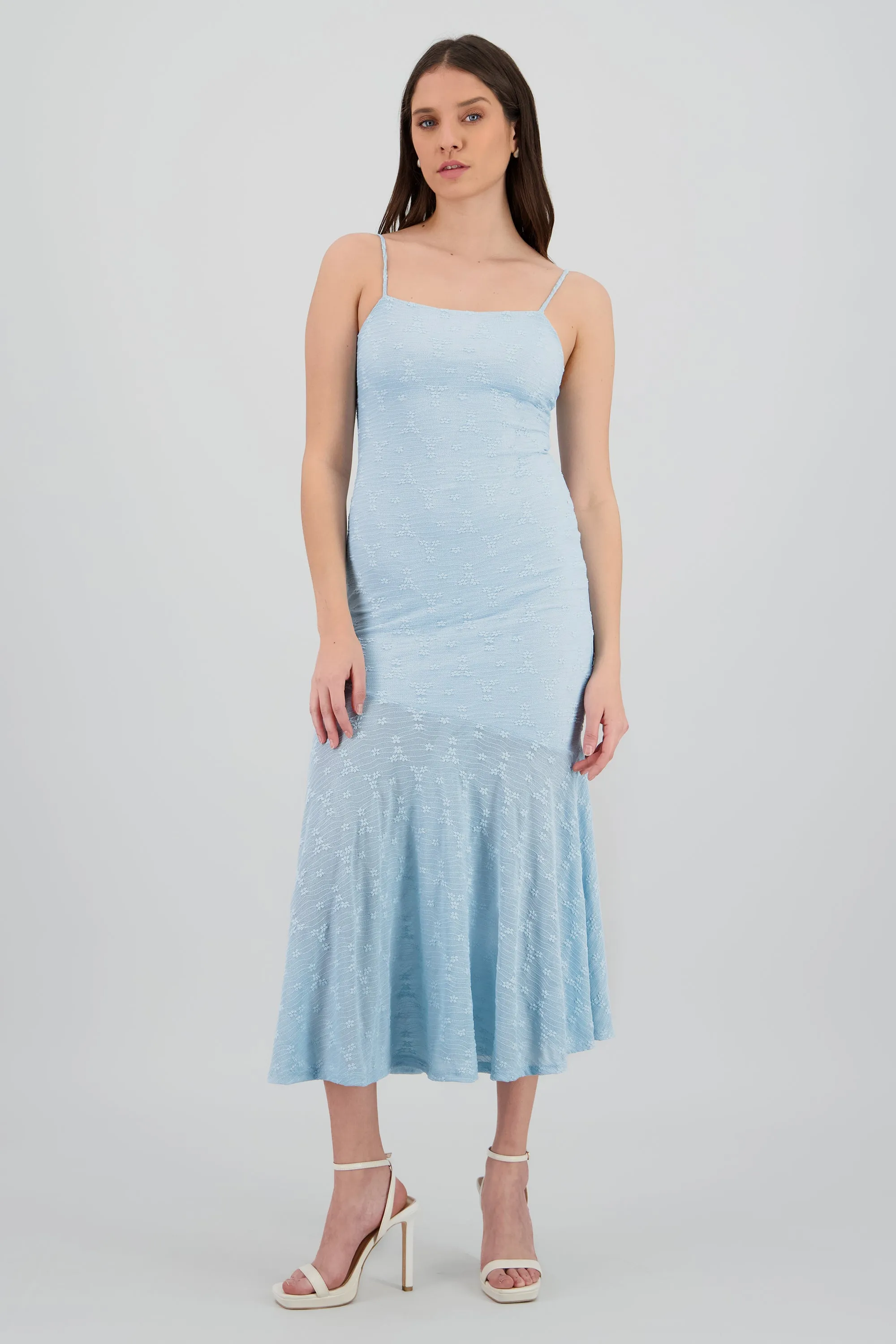 Vestido maxi encaje caida fluida sold by Shasa