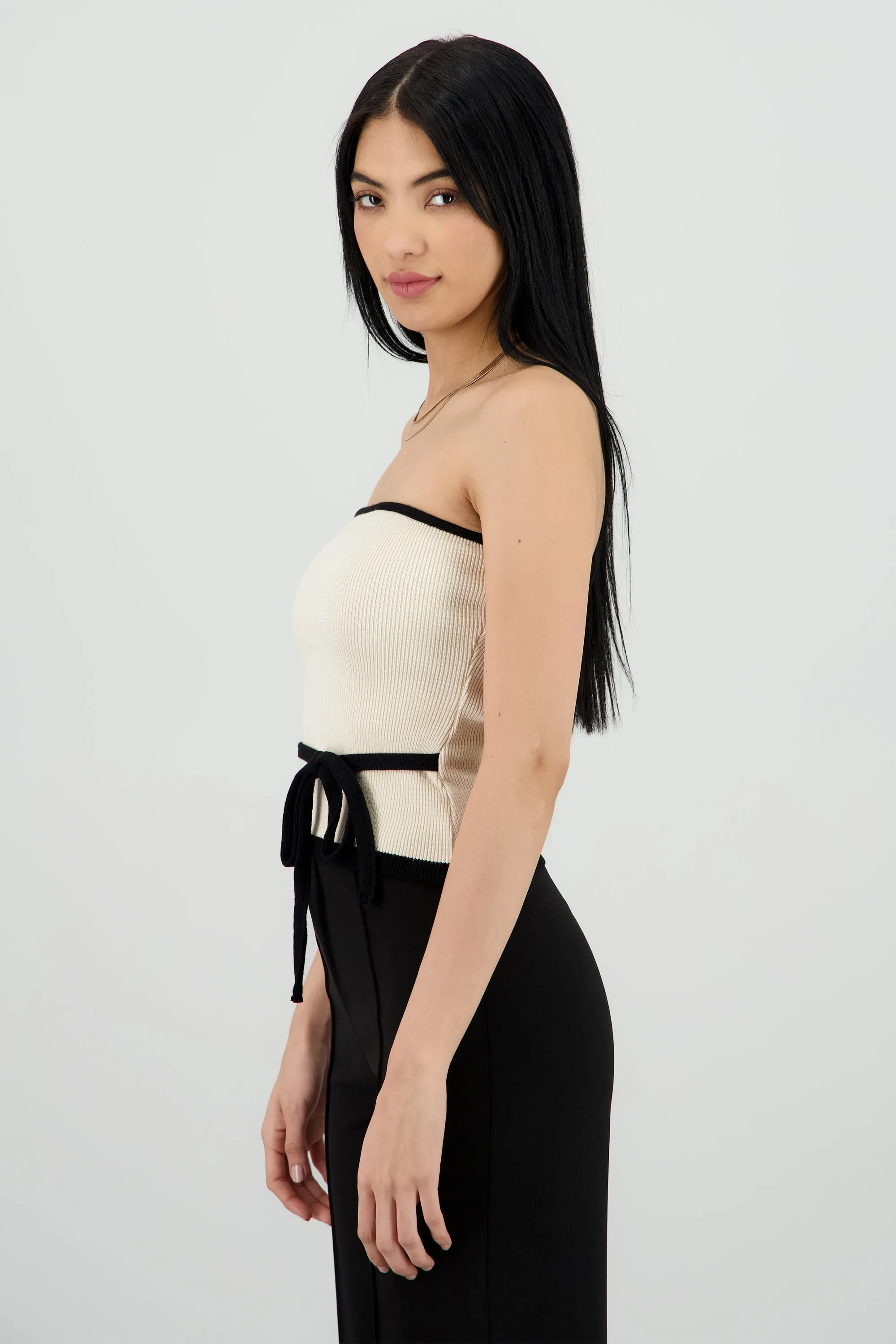 Top strapless detalle moño contraste sold by Shasa product image thumbnail 3
