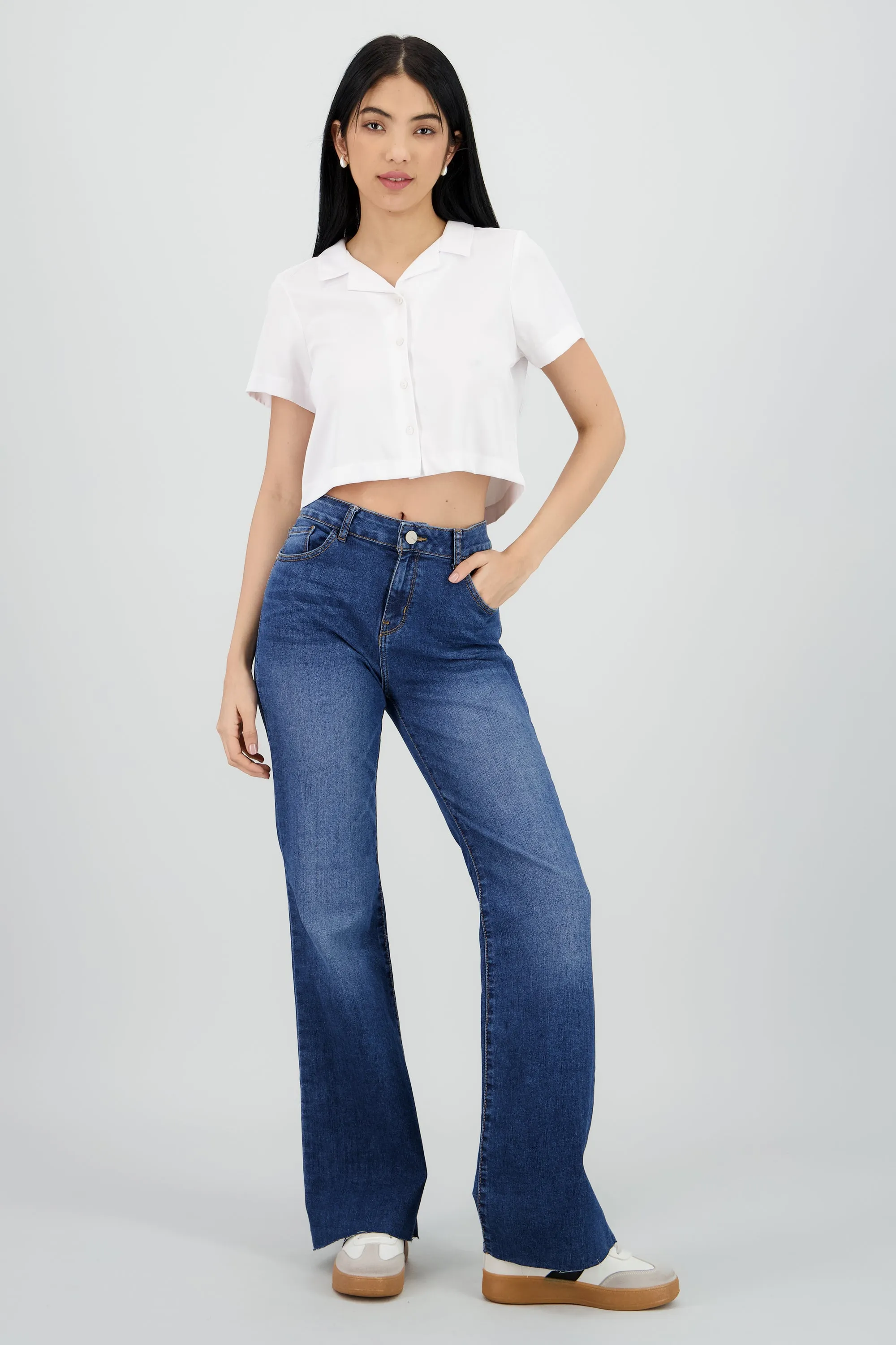 Jeans flare regular waist sold by Shasa