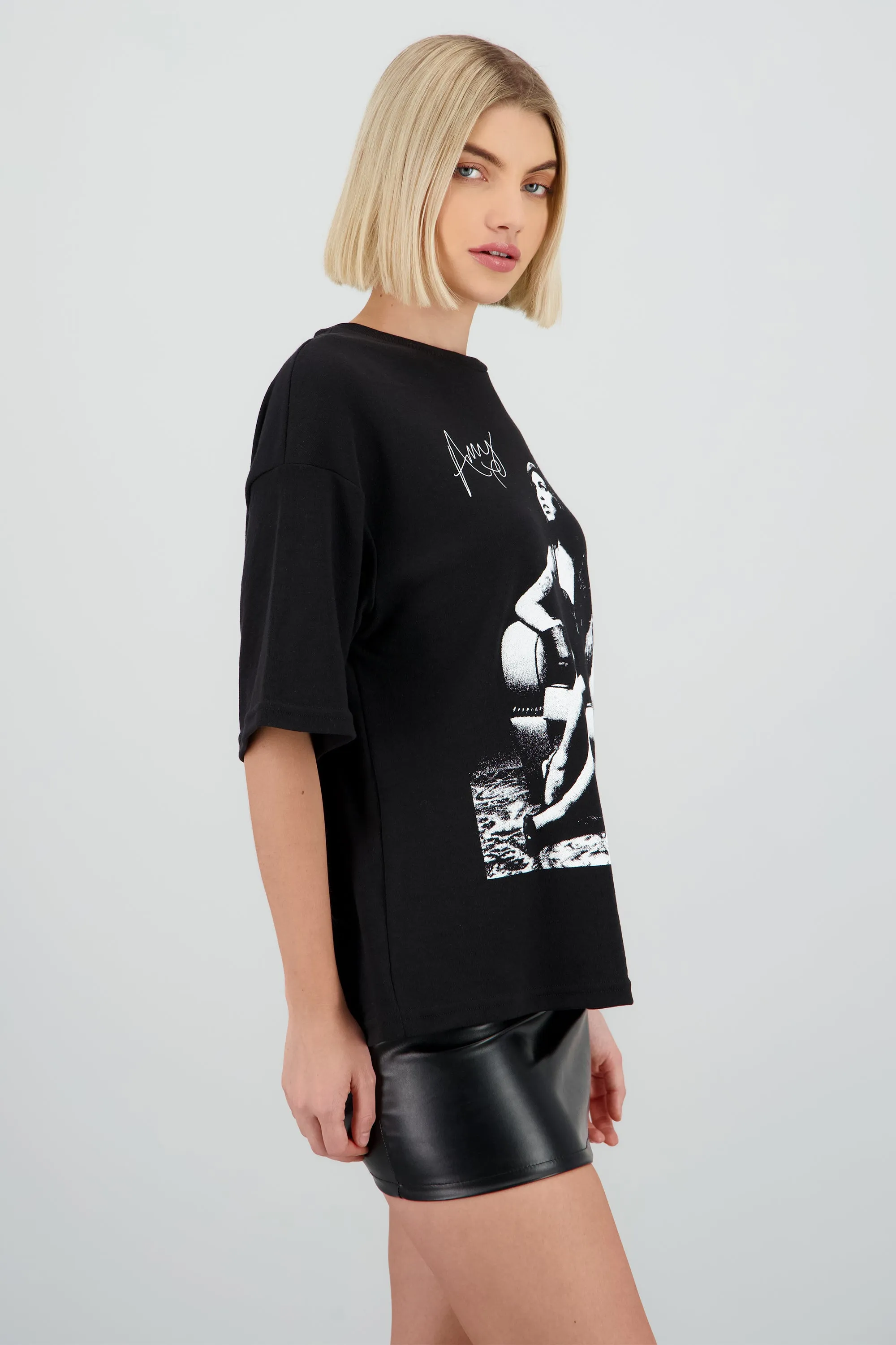 Playera Amy Winehouse B&W sold by Shasa product image thumbnail 3