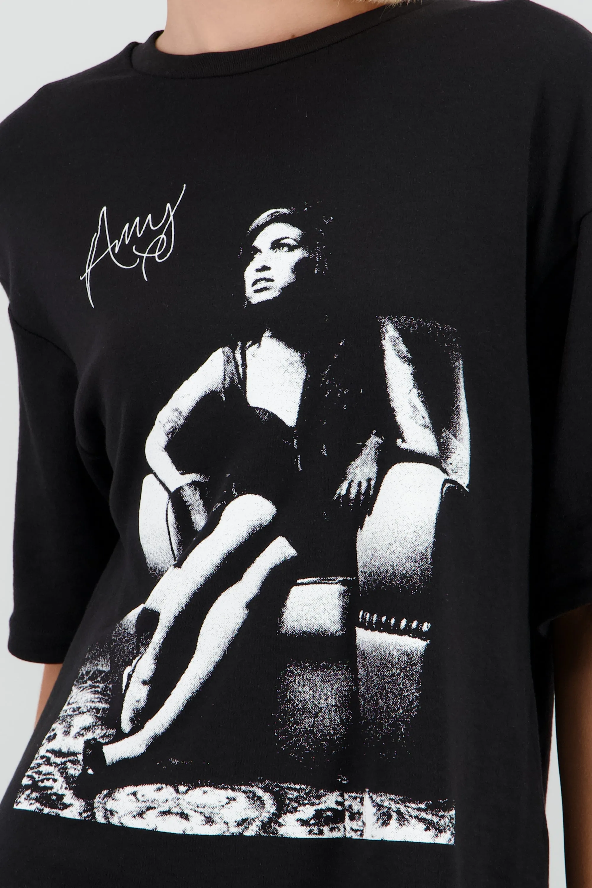 Playera Amy Winehouse B&W sold by Shasa product image thumbnail 5