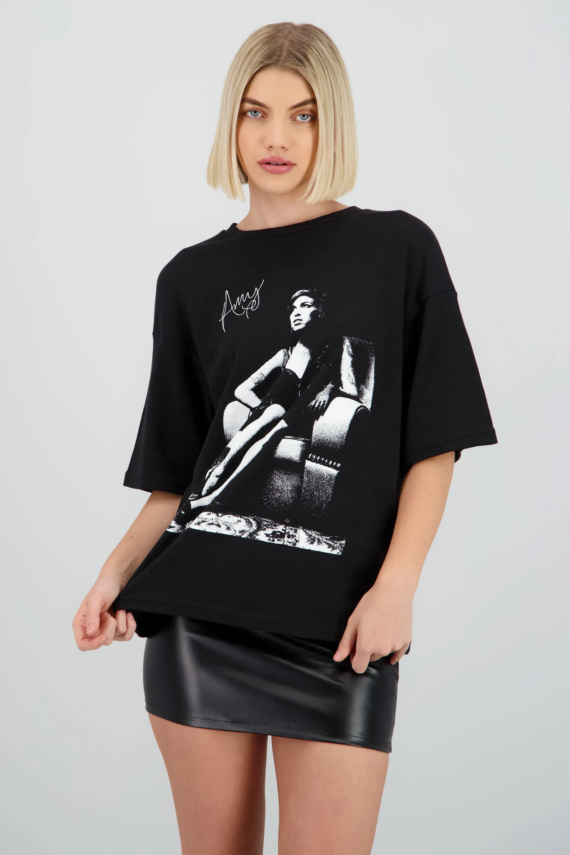 Playera Amy Winehouse B&W sold by Shasa product image thumbnail 2