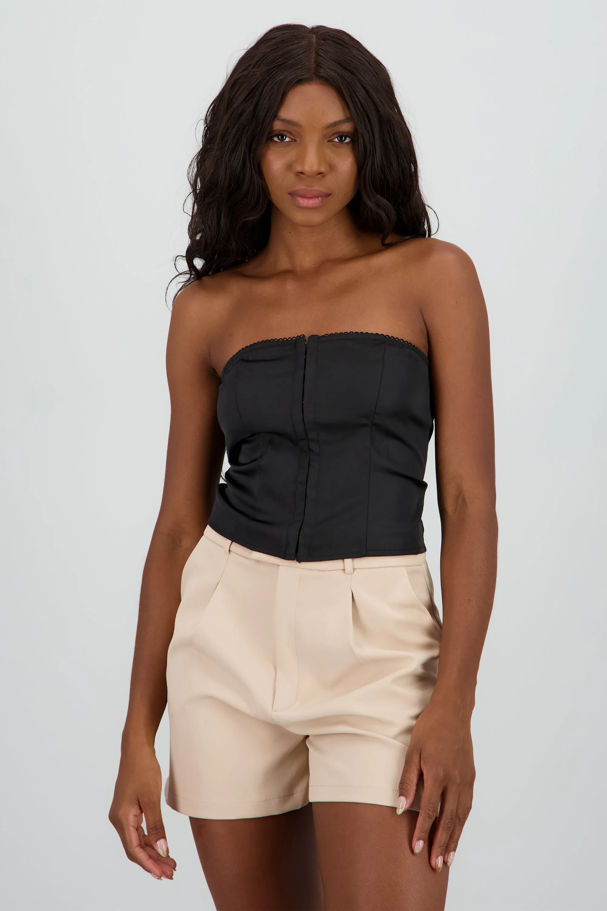 Corset detalle broches al frente sold by Shasa