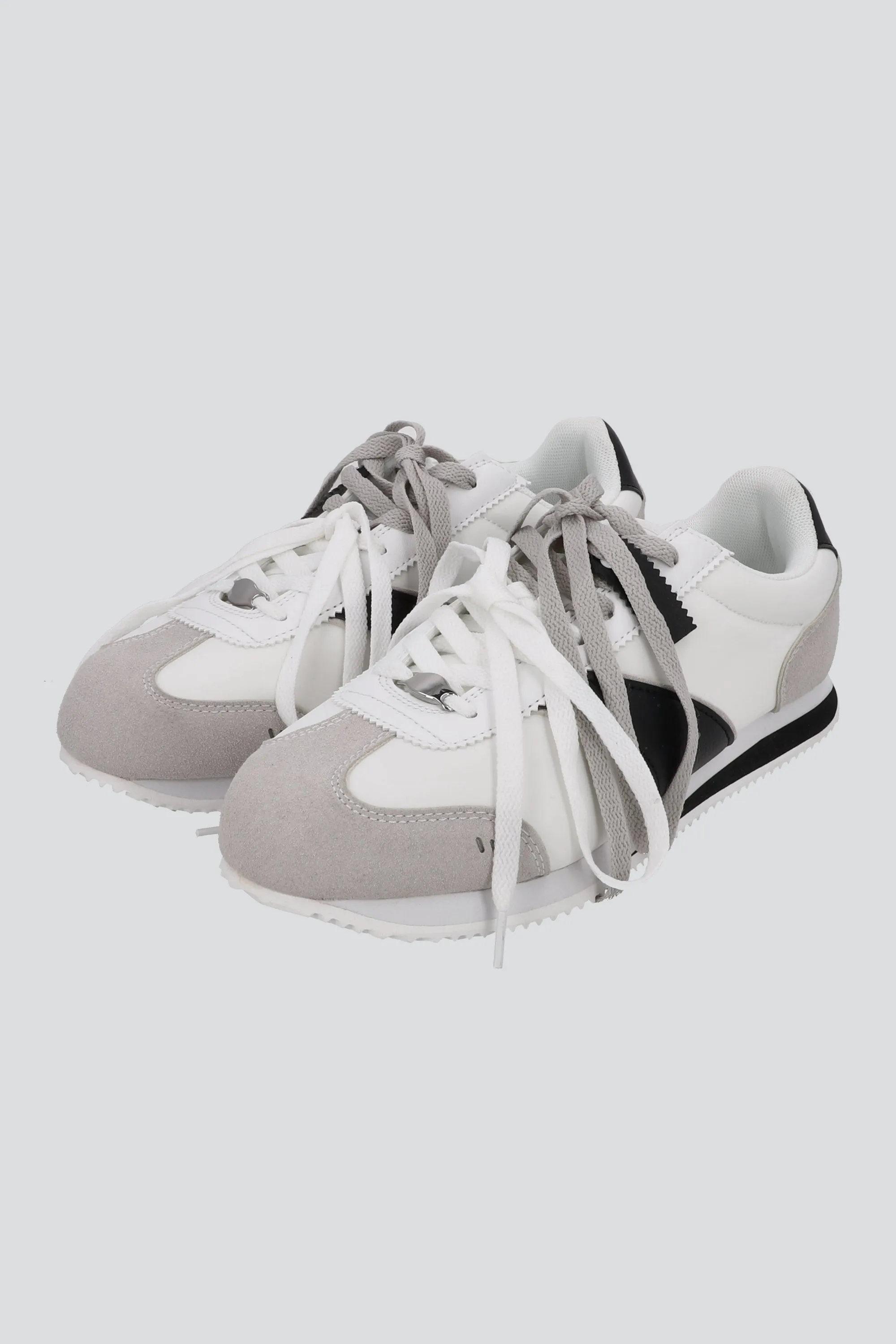 Tenis vintage raya diagonal contrastes sold by Shasa product image thumbnail 3