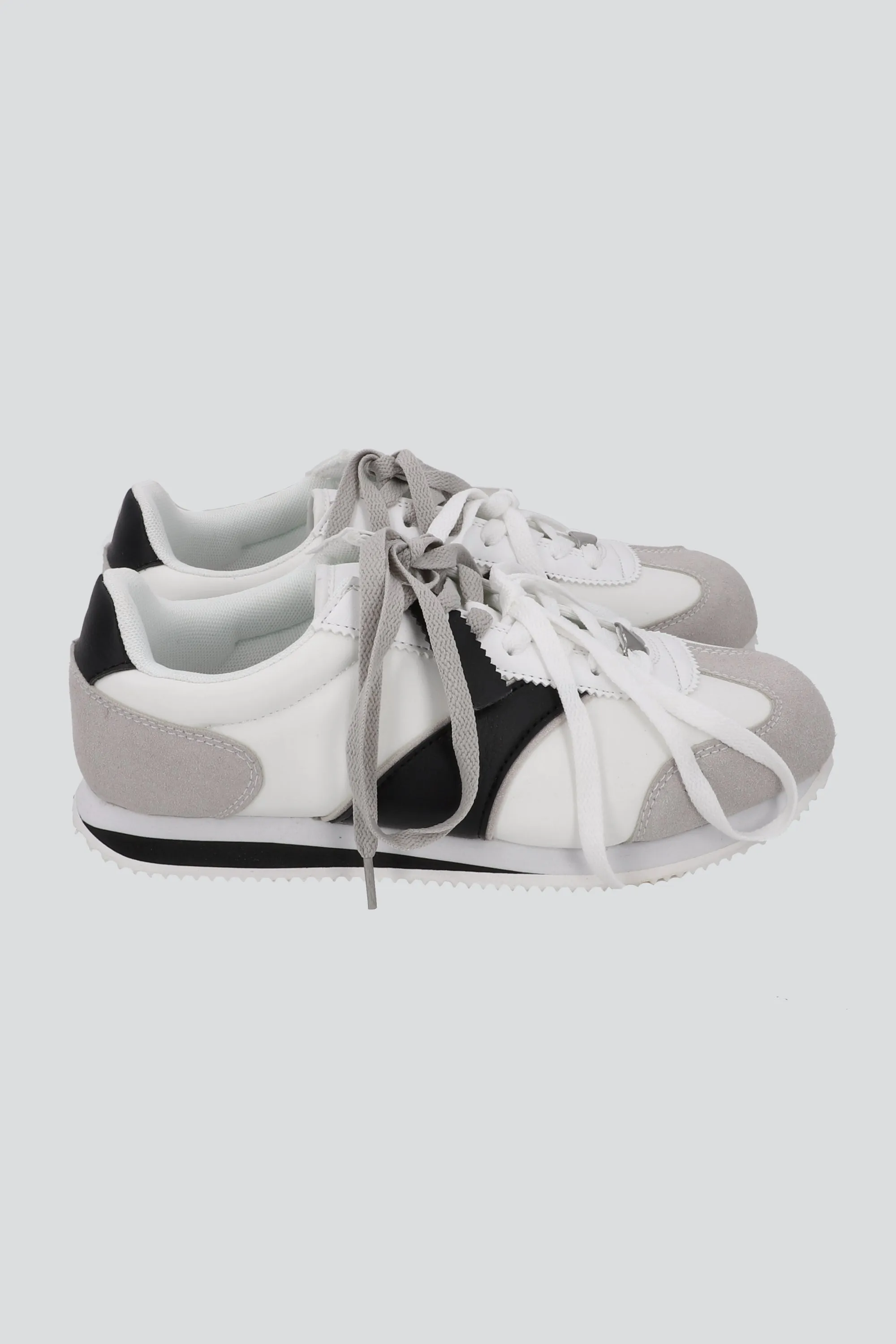 Tenis vintage raya diagonal contrastes sold by Shasa product image thumbnail 5