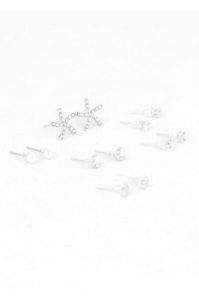 Set 6 pares aretes estrella sold by Shasa