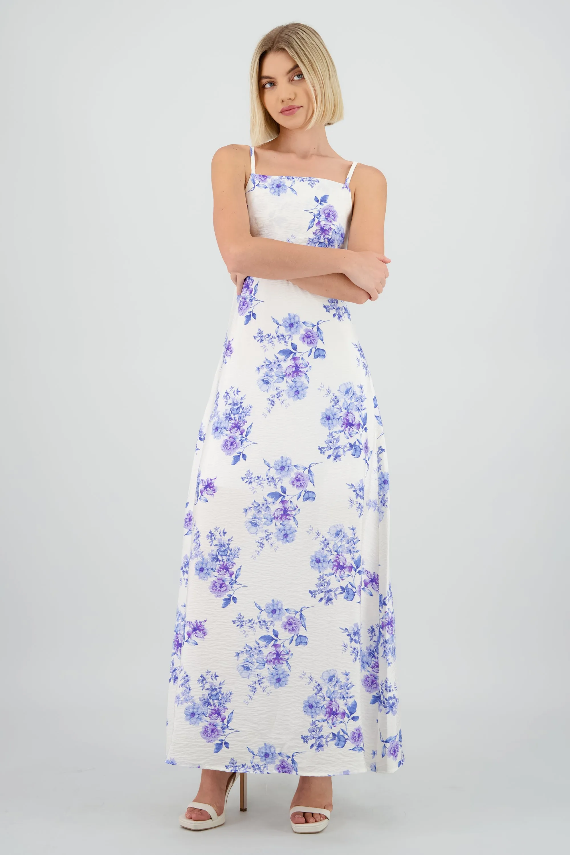 Vestido midi escote cuadrado tirantes sold by Shasa