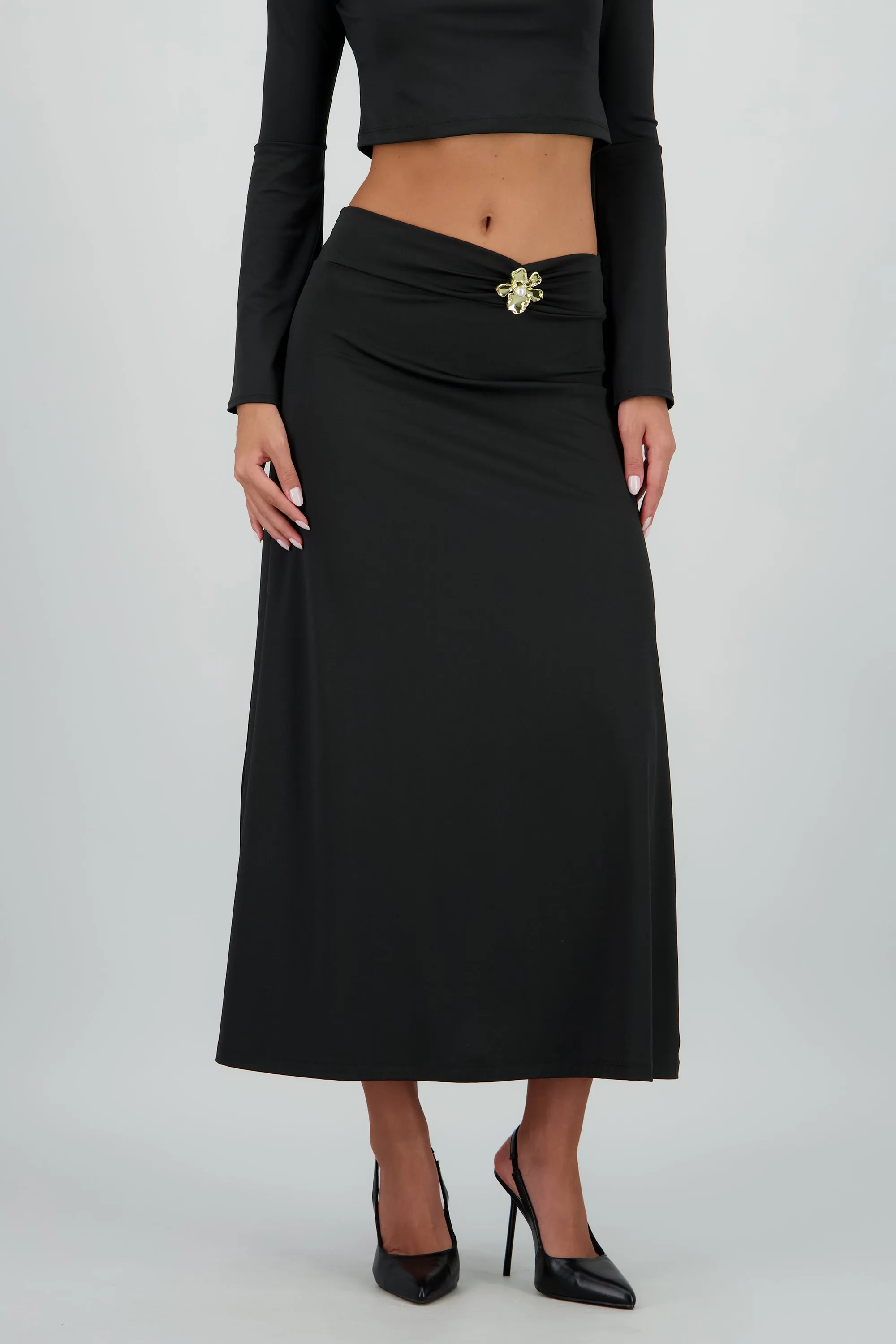 Falda maxi detalle flor sold by Shasa product image thumbnail 2