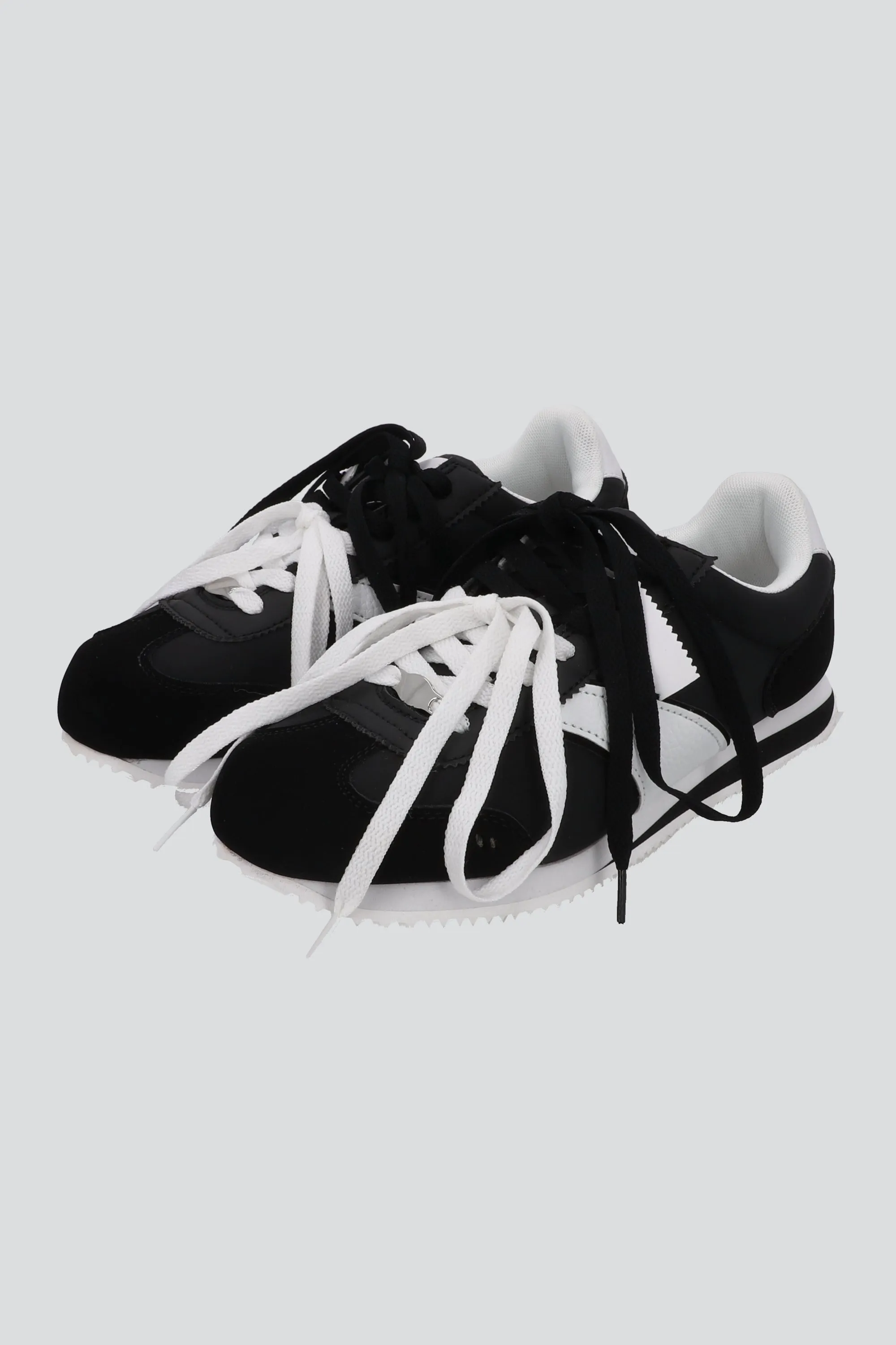 Tenis vintage raya diagonal contrastes sold by Shasa product image thumbnail 3