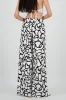 Pantalon fluido estampado geometrico sold by Shasa