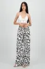 Pantalon fluido estampado geometrico sold by Shasa