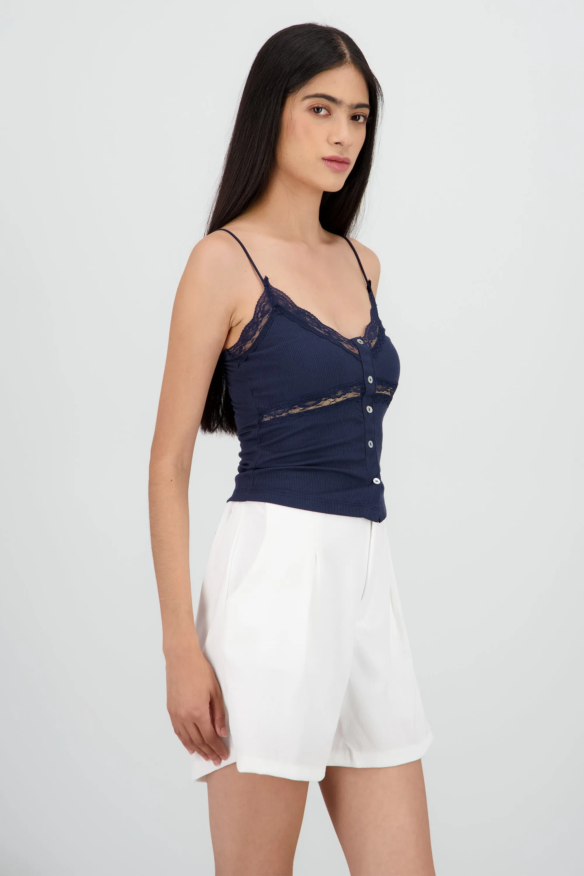 Top tirantes detalle encaje botones sold by Shasa product image thumbnail 3