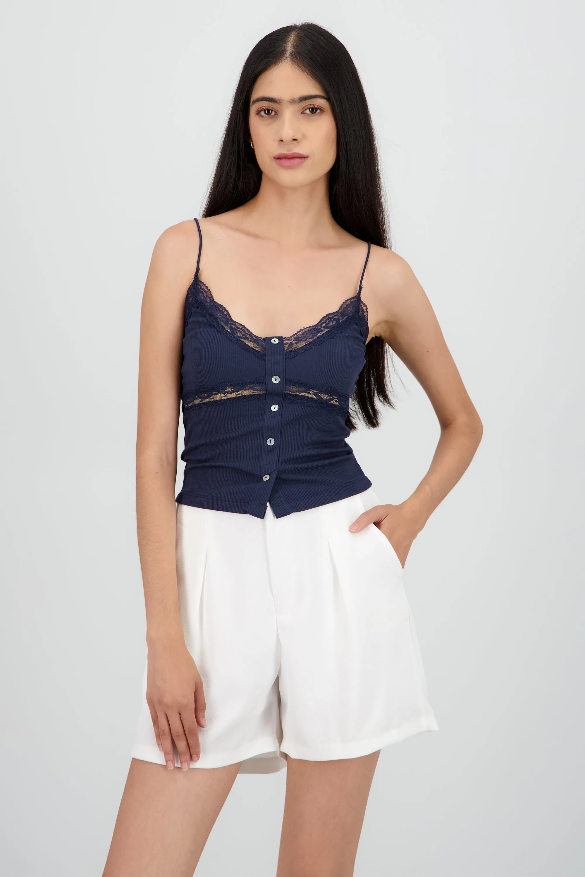 Top tirantes detalle encaje botones sold by Shasa product image thumbnail 2