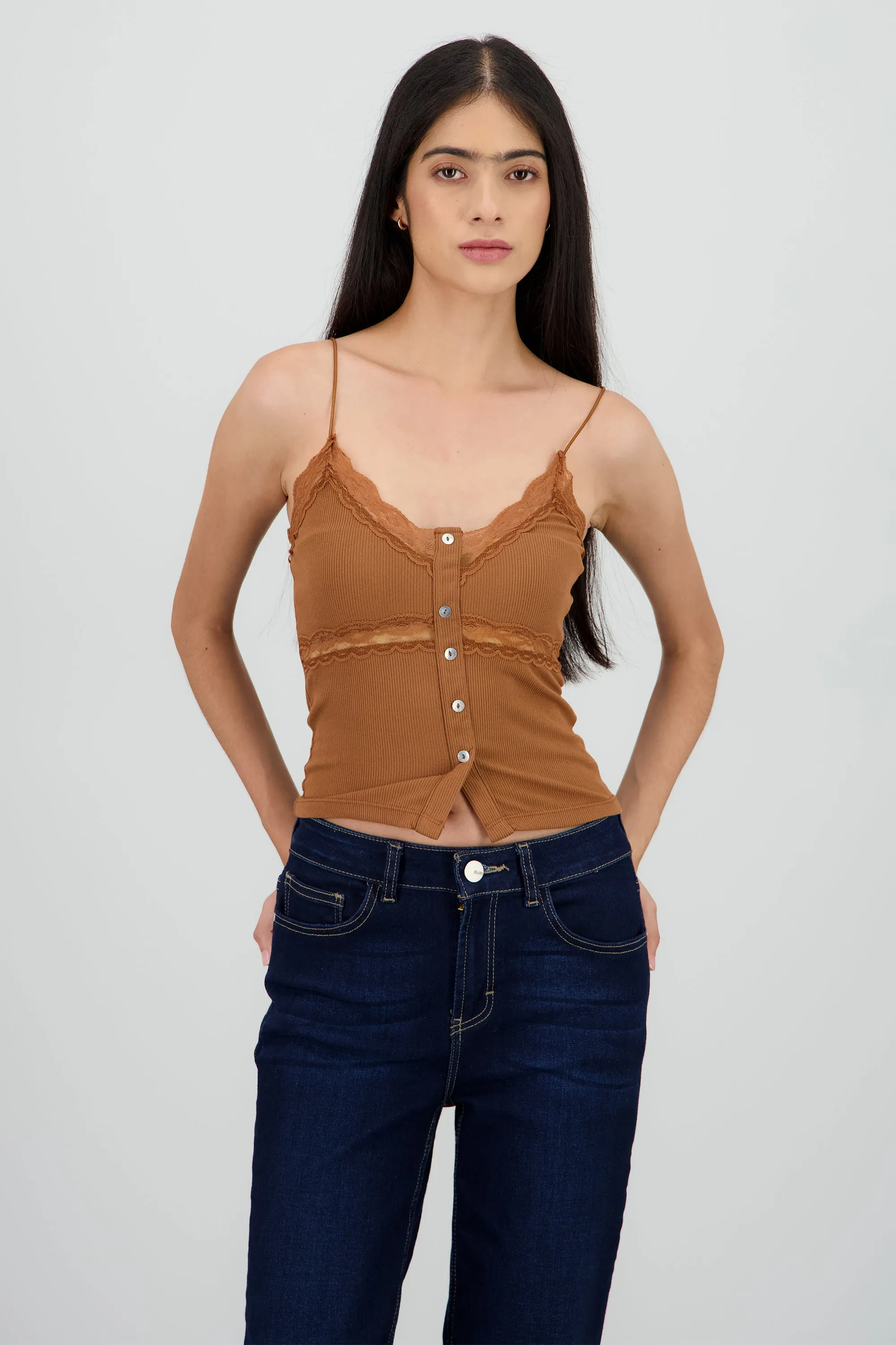 Top tirantes detalle encaje botones sold by Shasa product image thumbnail 2