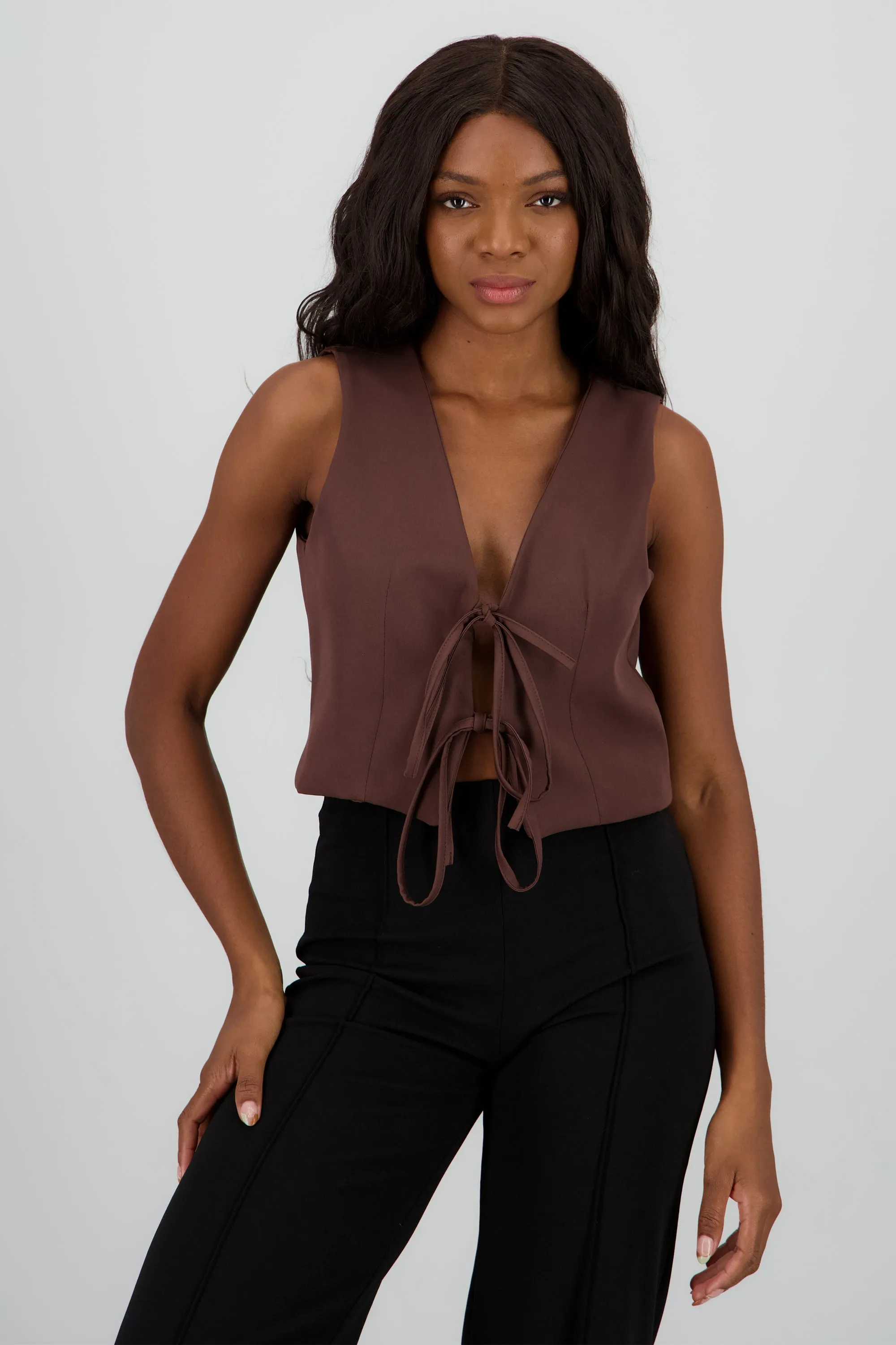 Chaleco crop detalle lazos sold by Shasa