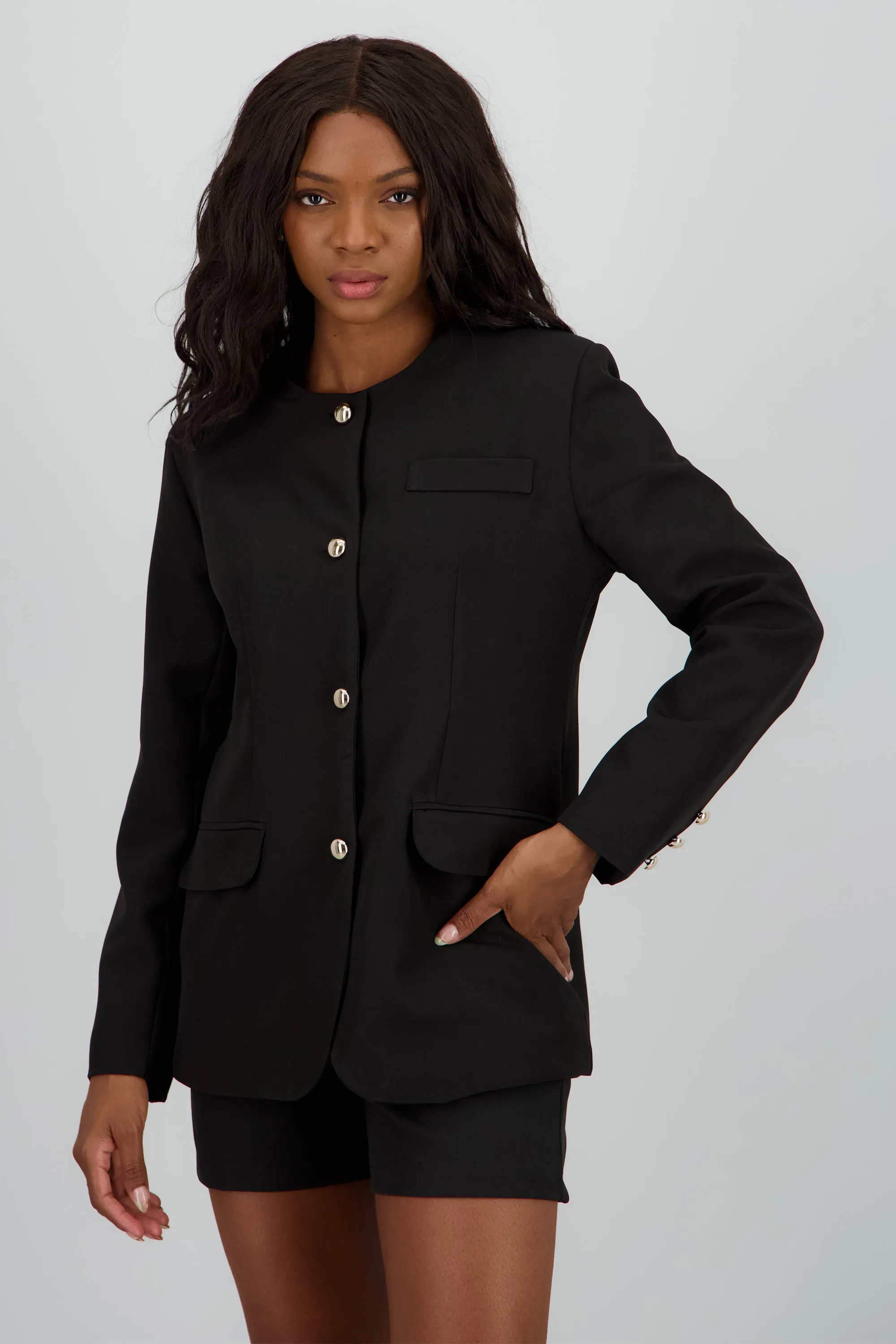 Blazer cuello redondo boton dorado sold by Shasa