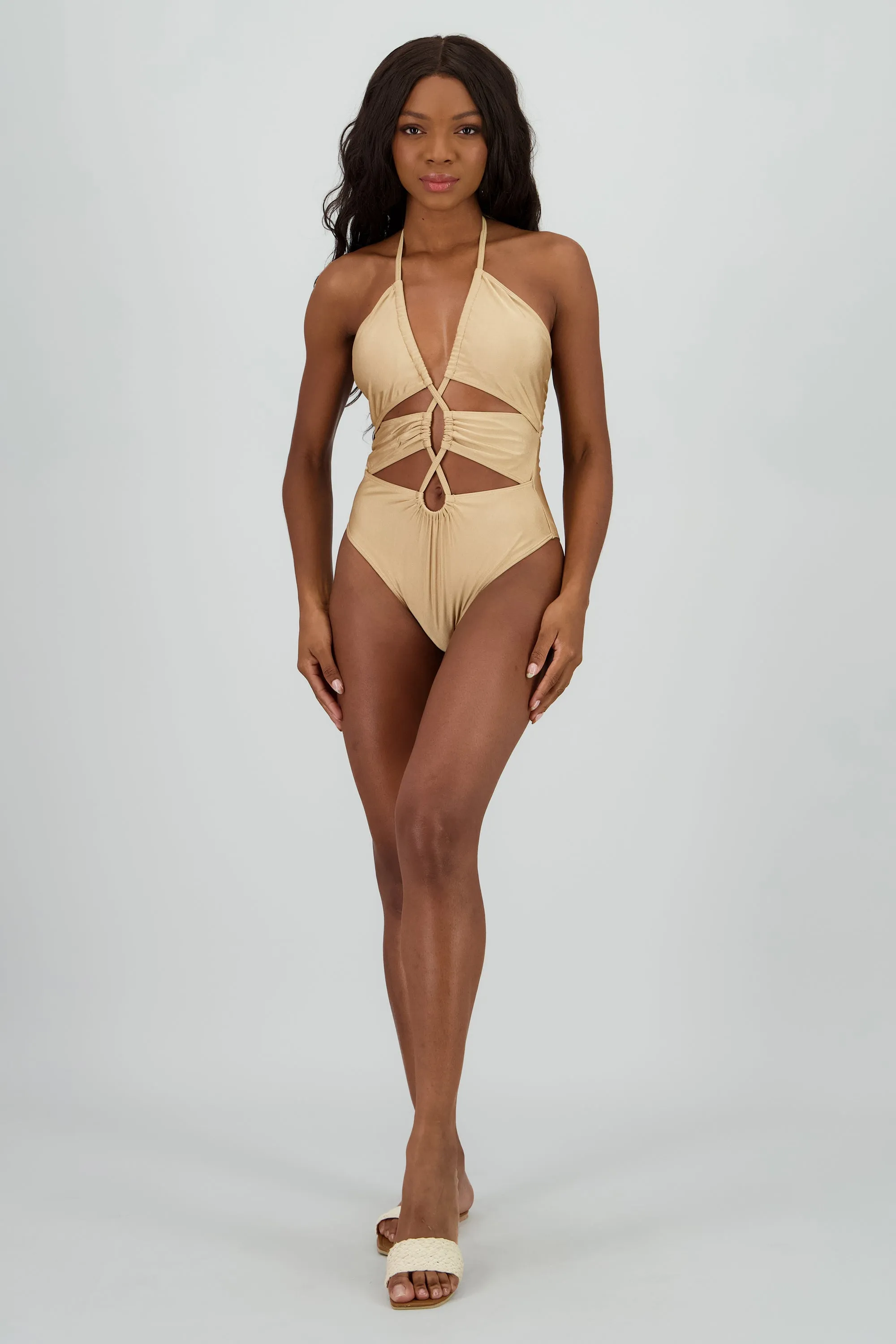 Traje de baño cutout satin sold by Shasa