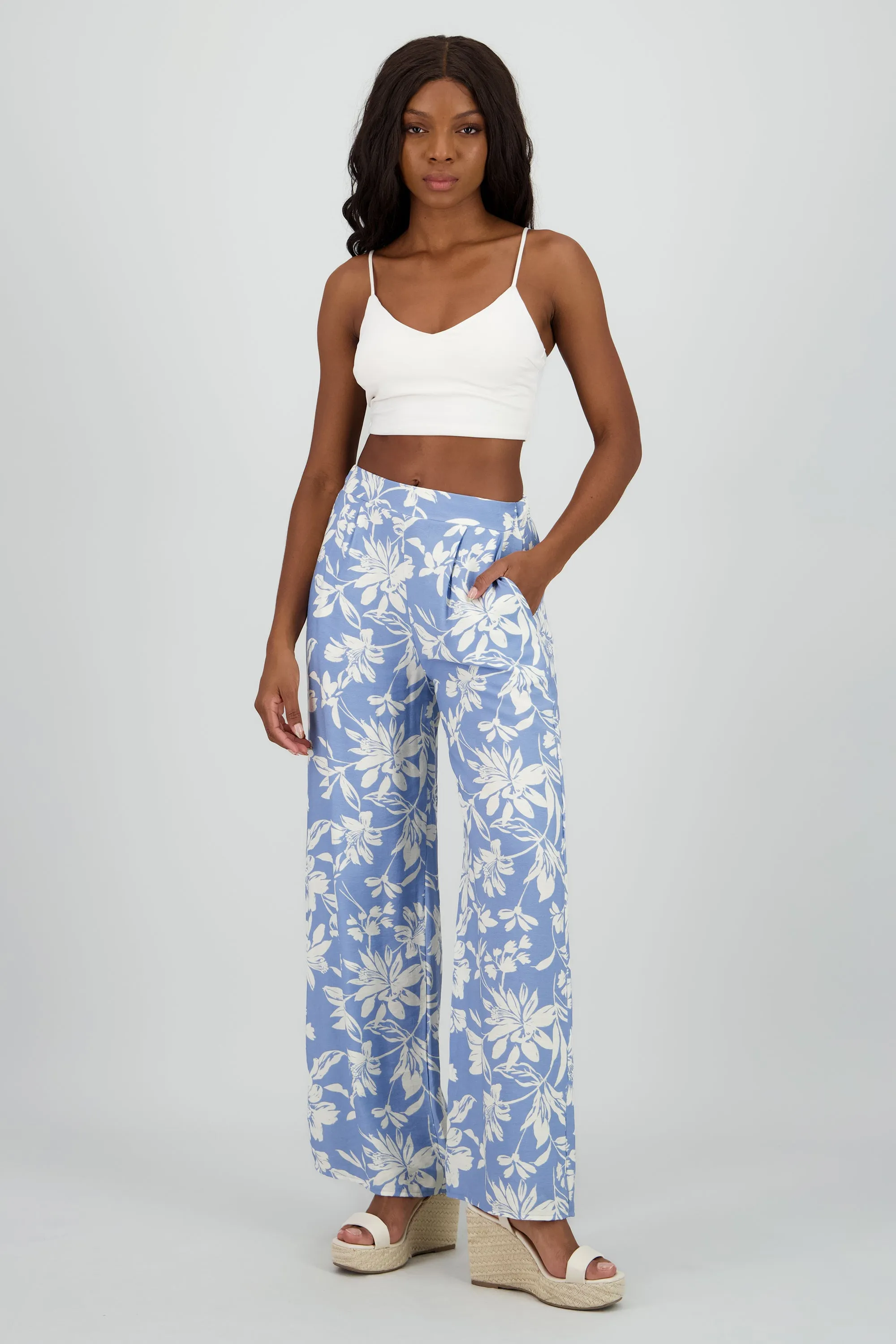 Pantalon amplio detalle pinzas estampado sold by Shasa