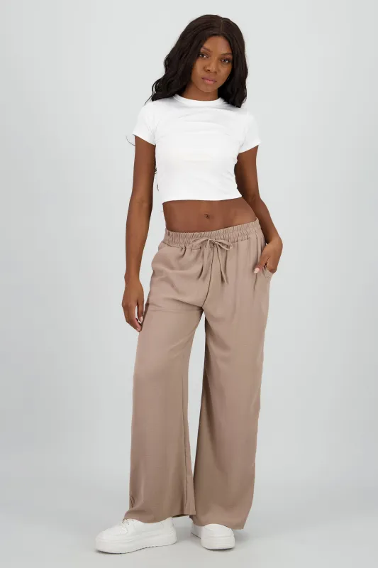 Pantalon ligero liso sold by Shasa