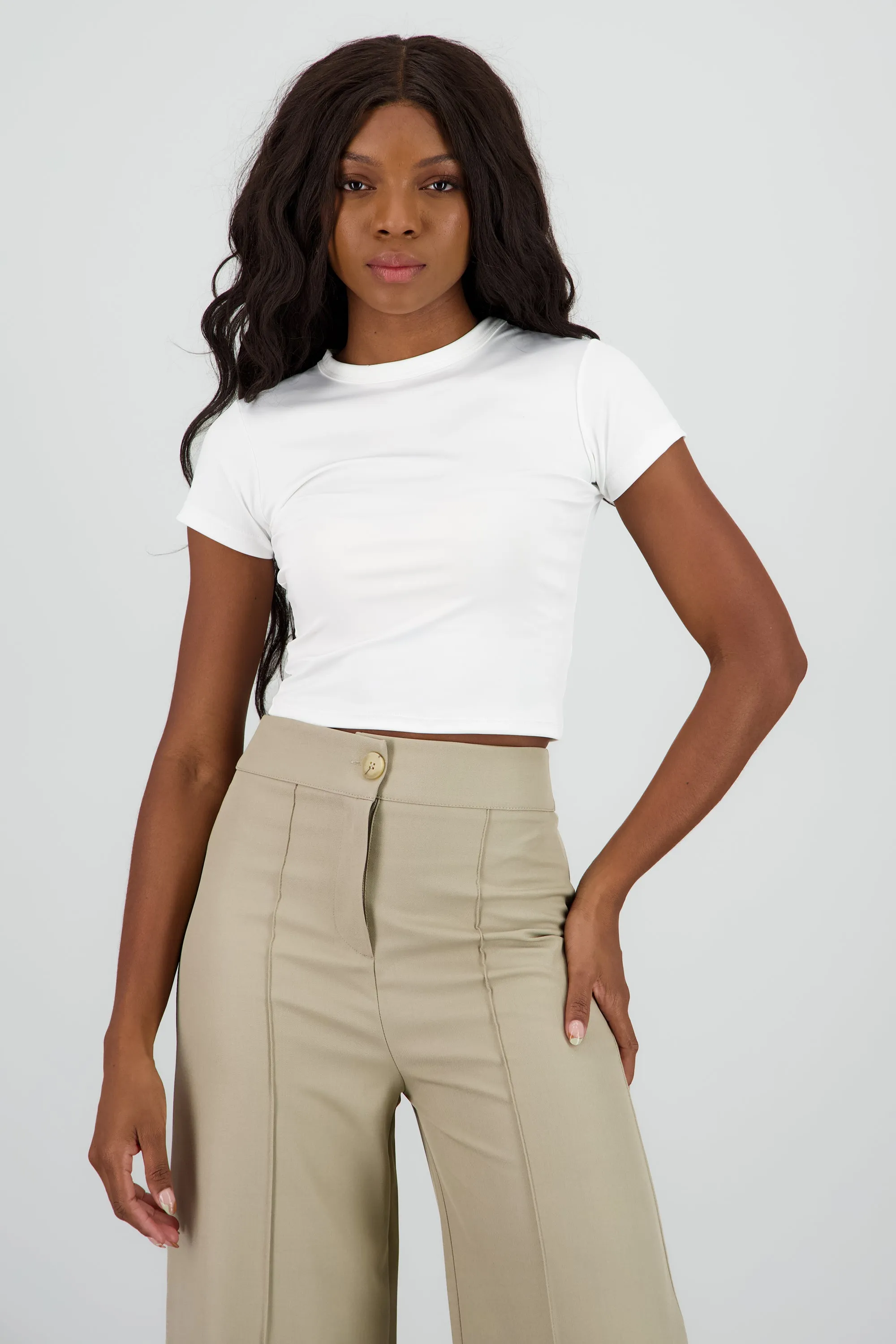 Top corto manga corta escote redondo sold by Shasa