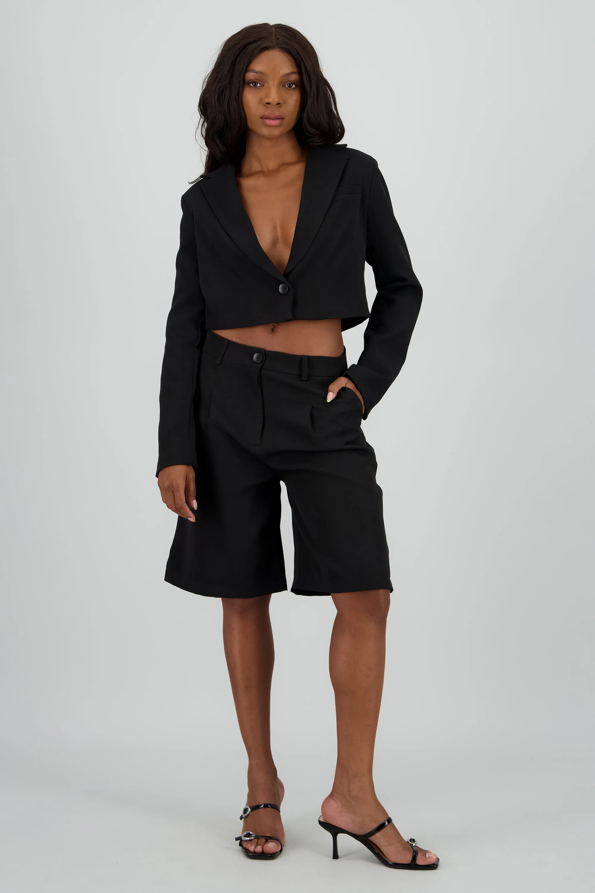 Bermudas detalle bolsas sold by Shasa