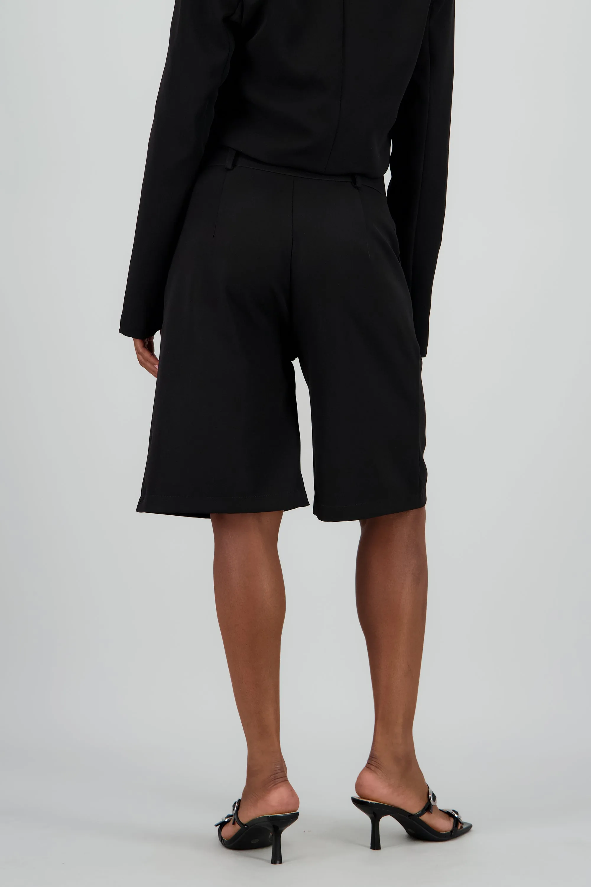 Bermudas detalle bolsas sold by Shasa product image thumbnail 4