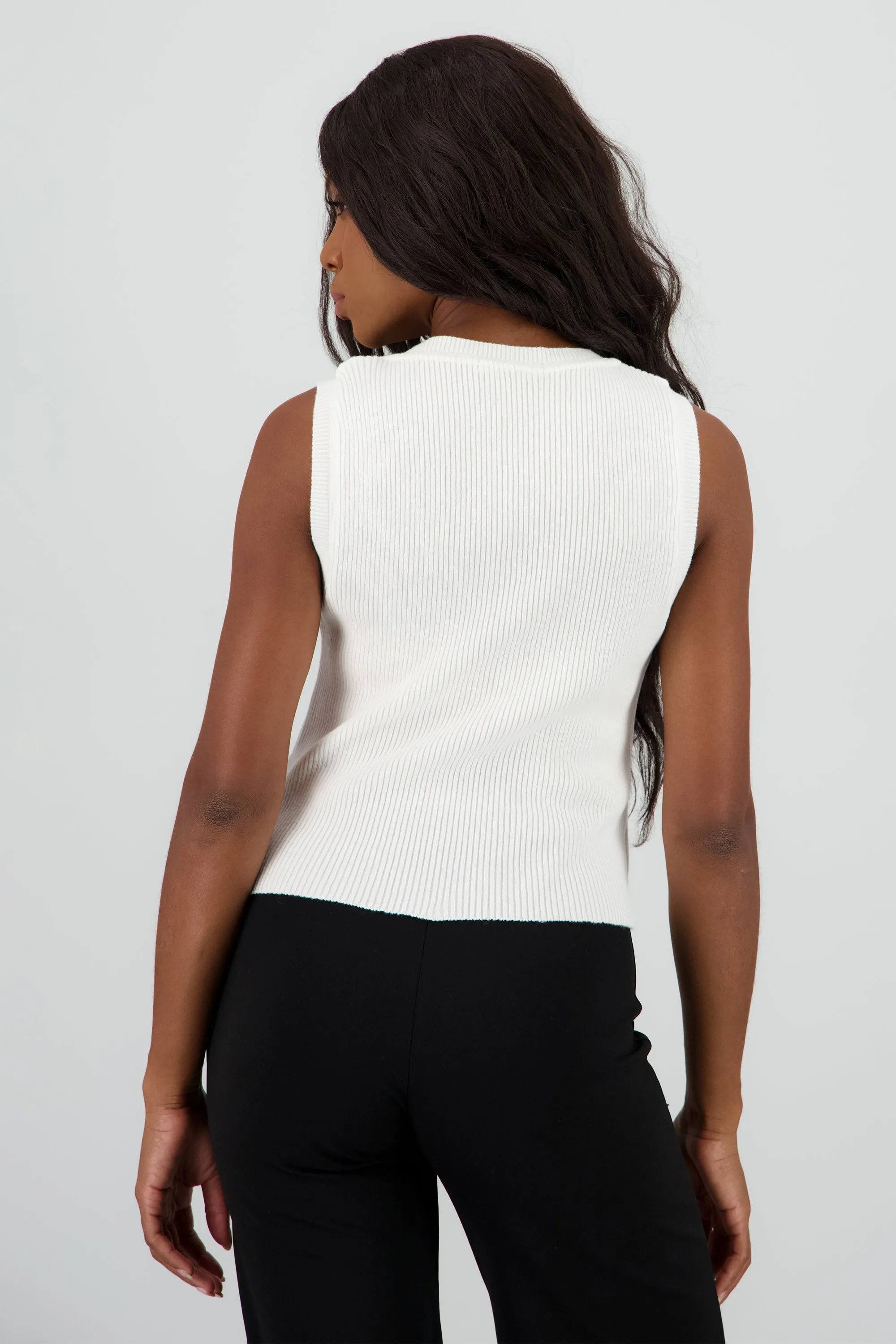 Top ligero detalle botones sold by Shasa product image thumbnail 4