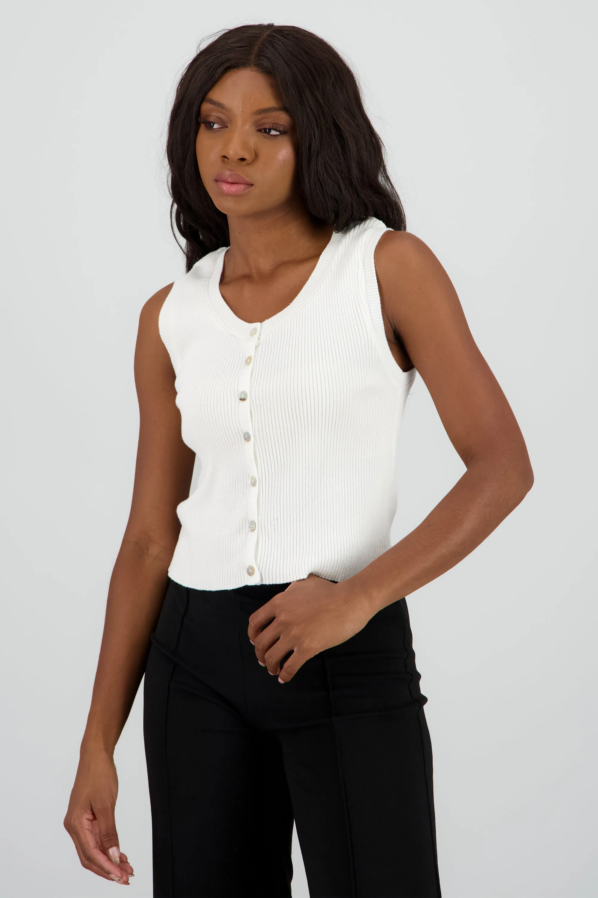 Top ligero detalle botones sold by Shasa