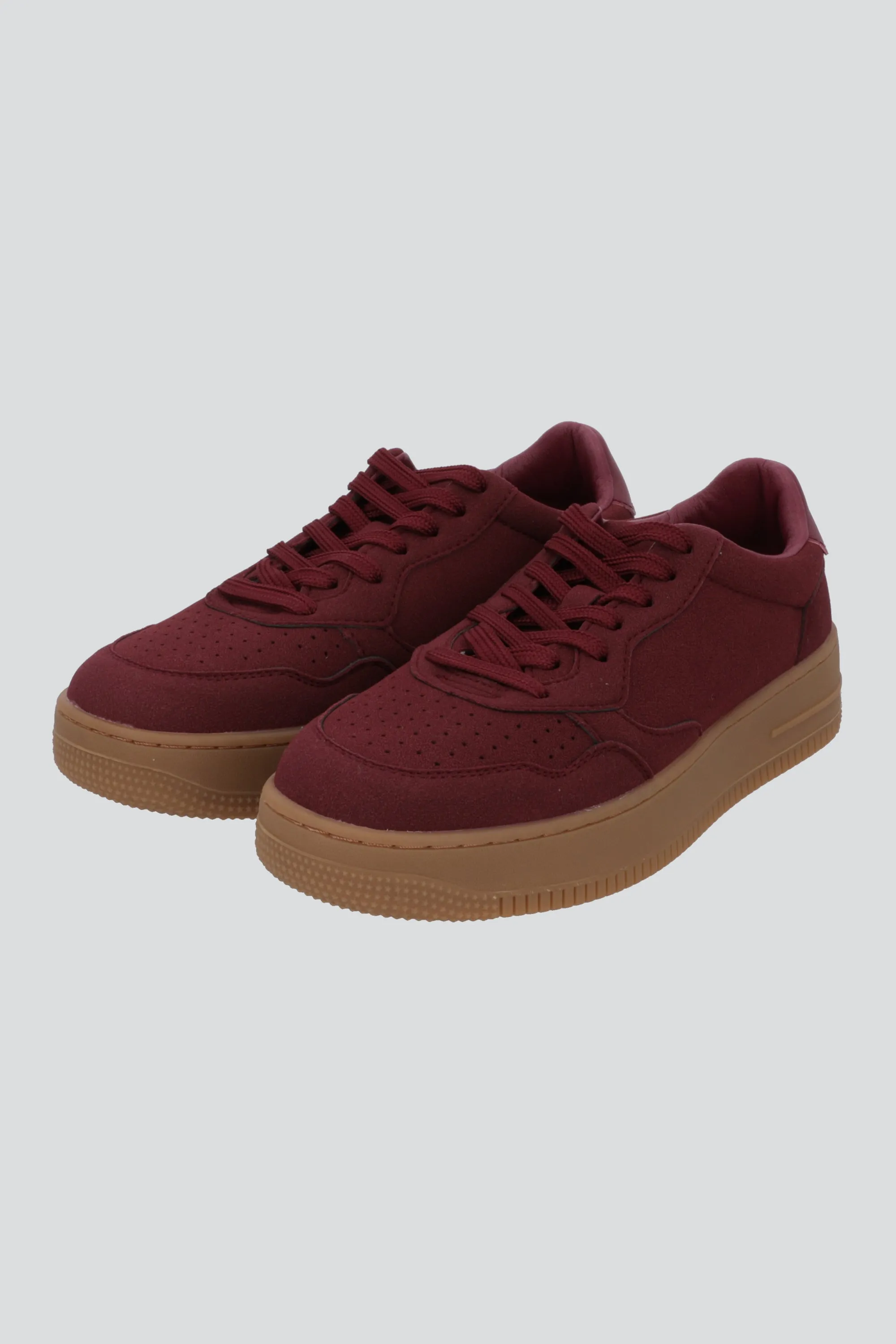 Tenis retro microfibra monocolor sold by Shasa