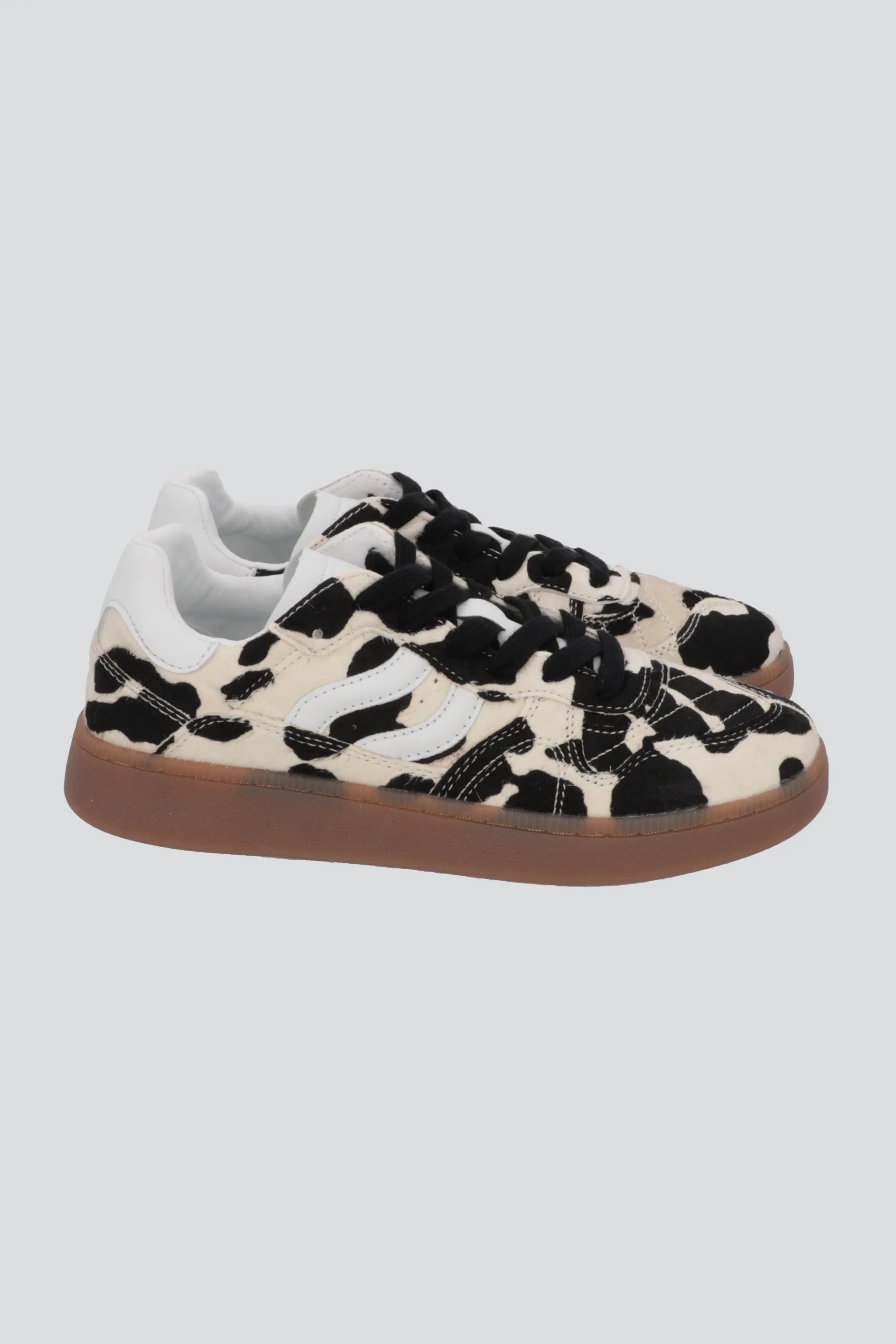 Tenis print de vaca 100% piel sold by Shasa product image thumbnail 3