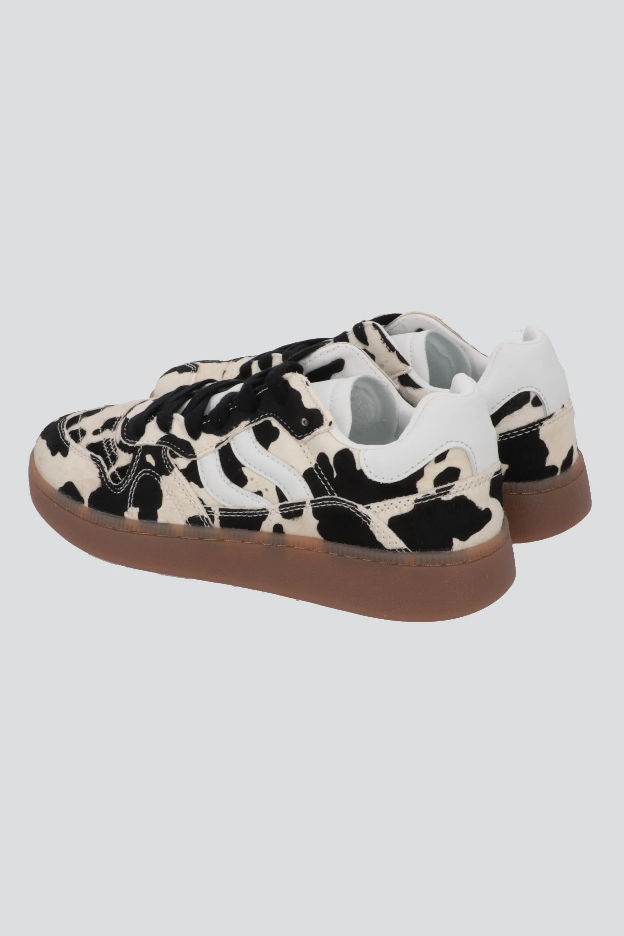 Tenis print de vaca 100% piel sold by Shasa product image thumbnail 4