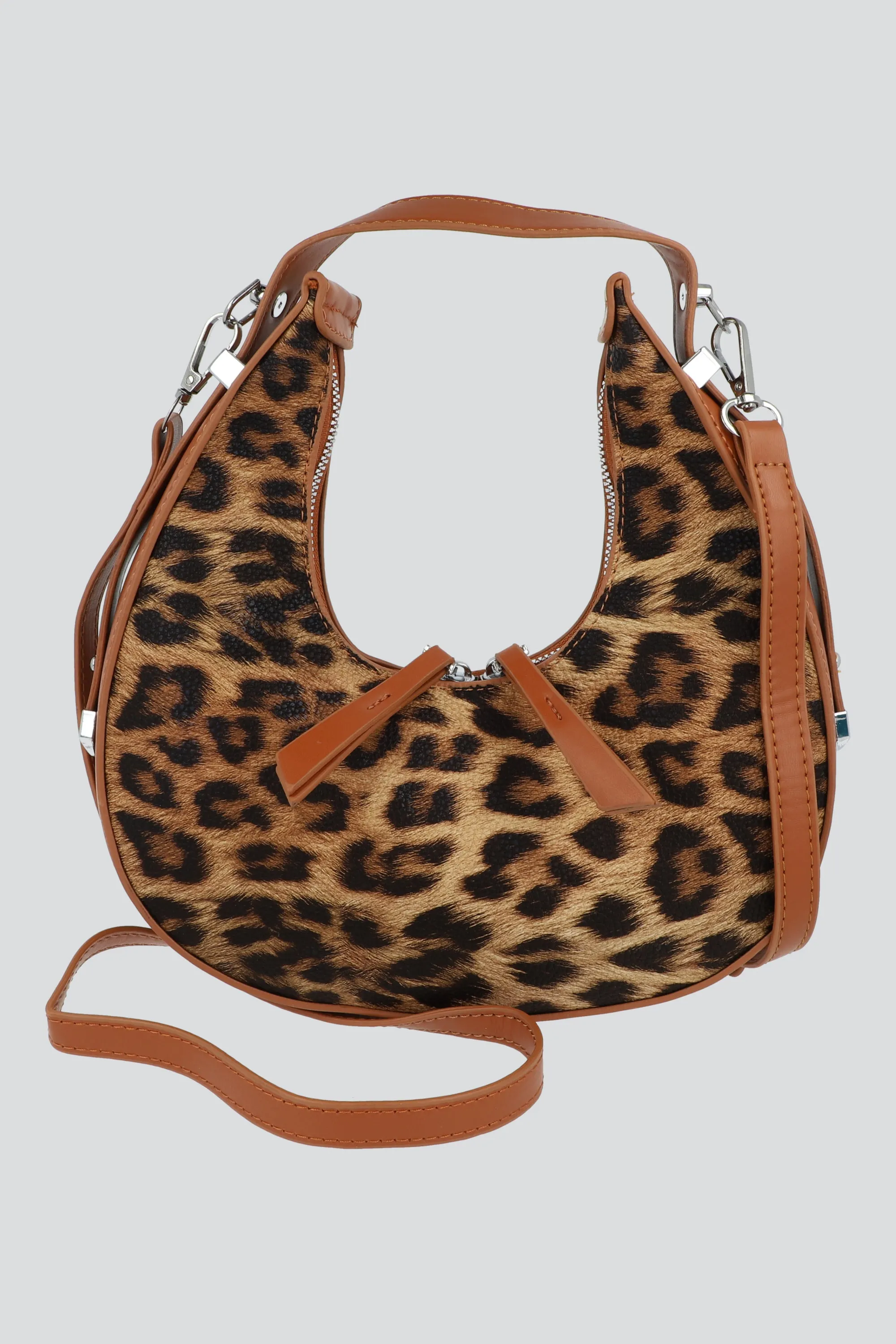 Bolsa media luna animal print sold by Shasa
