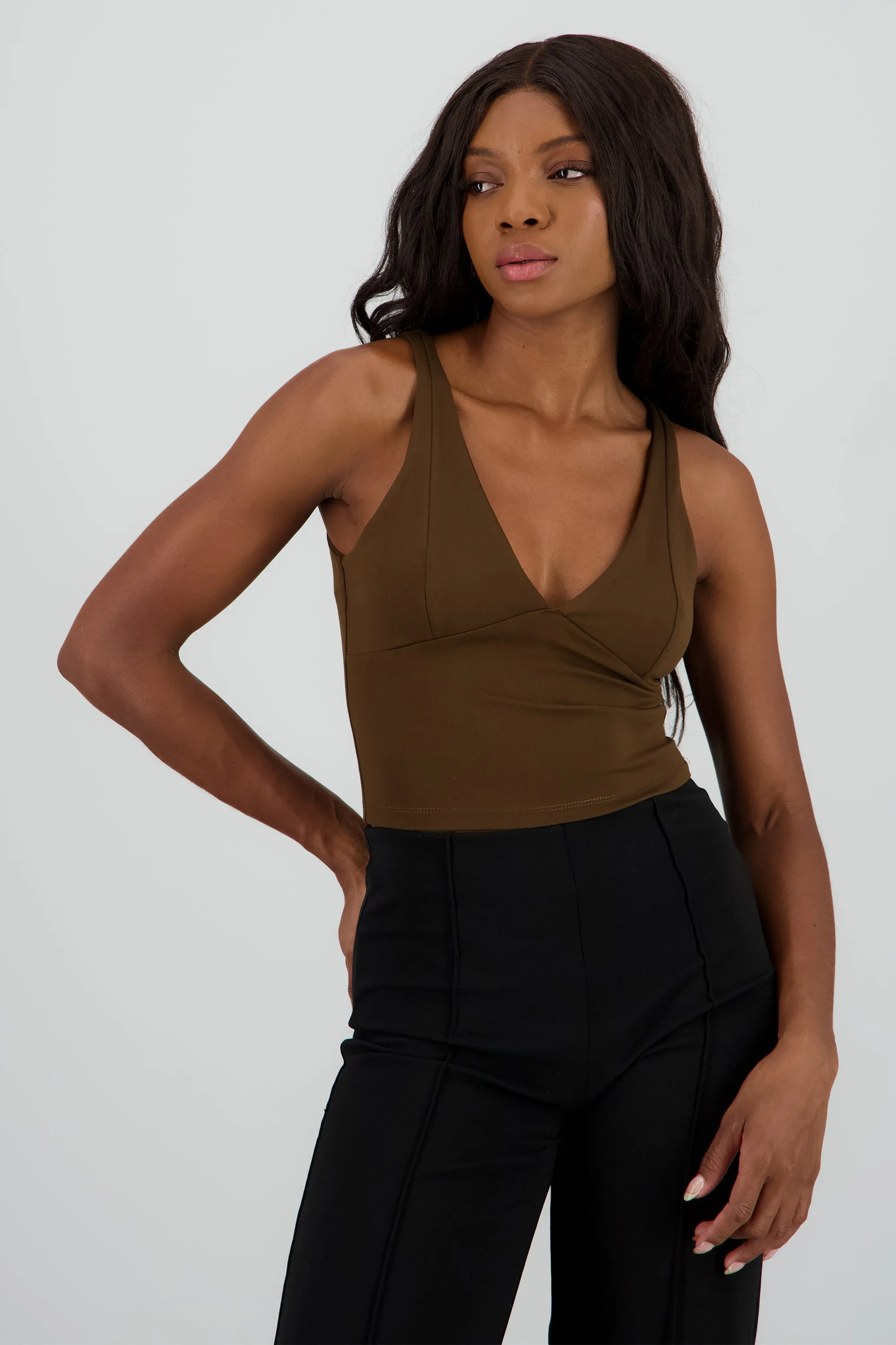 Top escote v tirantes sold by Shasa