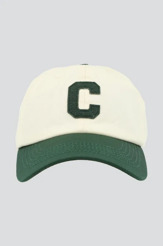 Gorra letra C contraste sold by Shasa
