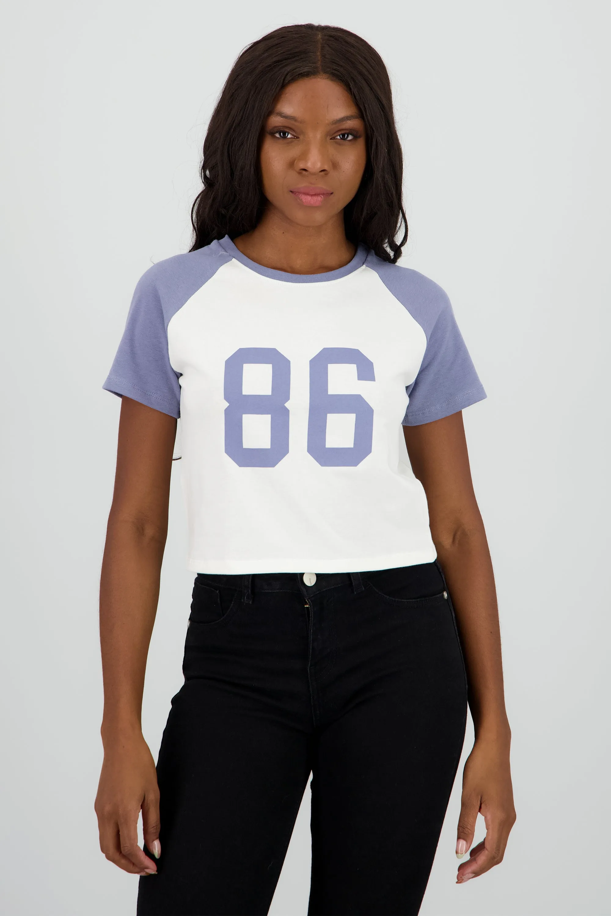 Top con numeros estampados contraste mangas sold by Shasa