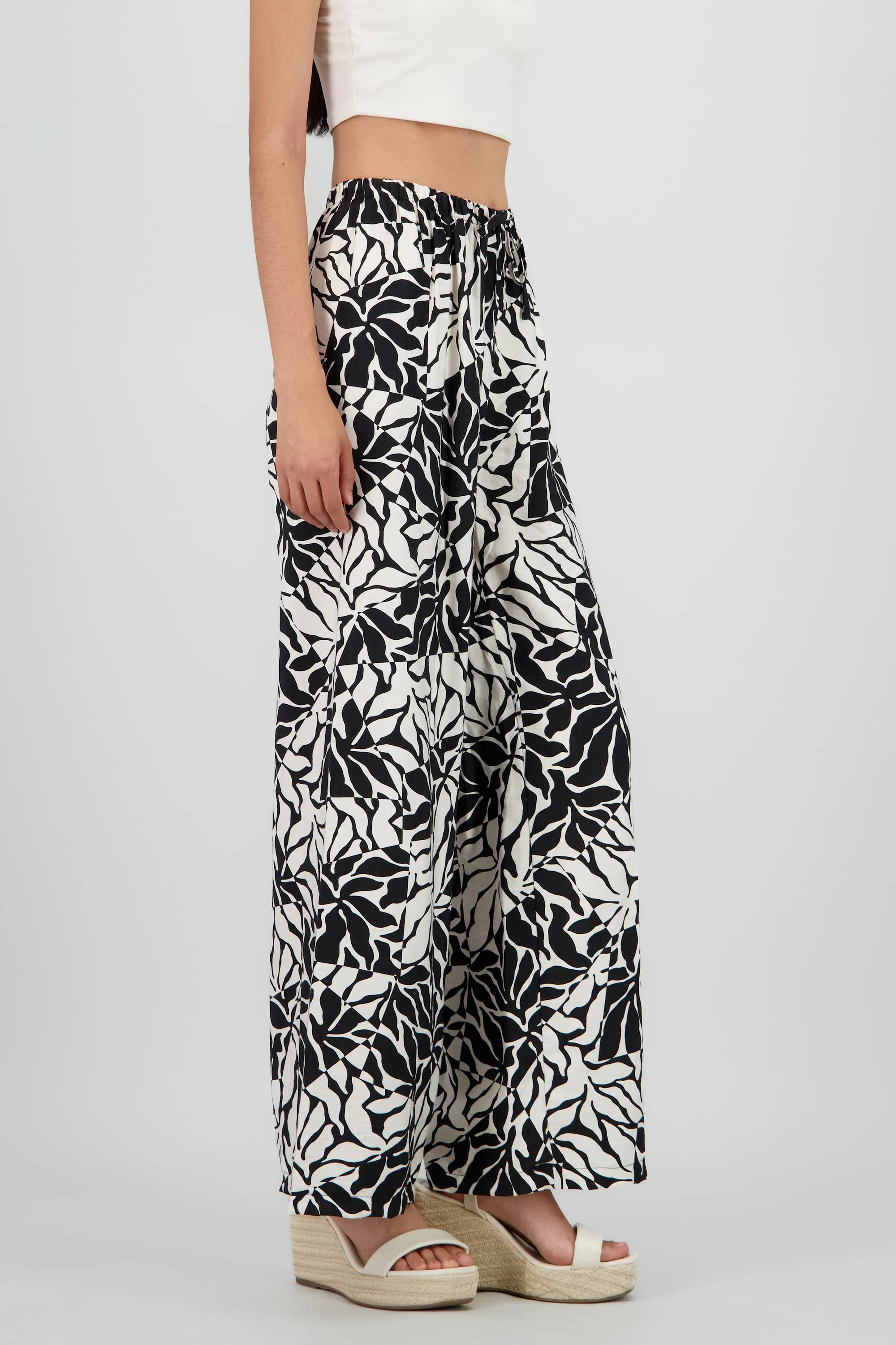 Pantalon amplio estampado flores sold by Shasa product image thumbnail 3