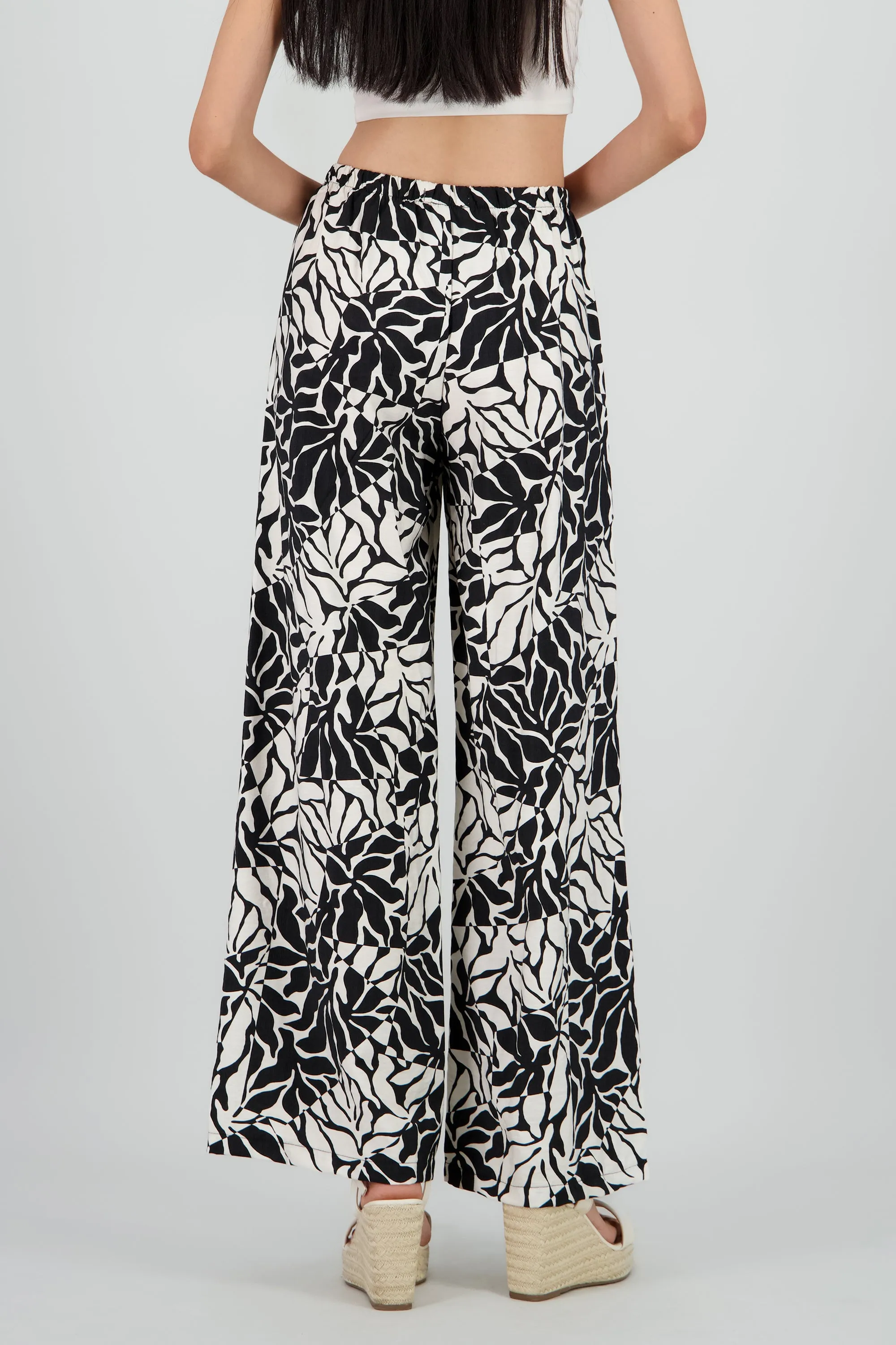 Pantalon amplio estampado flores sold by Shasa product image thumbnail 4