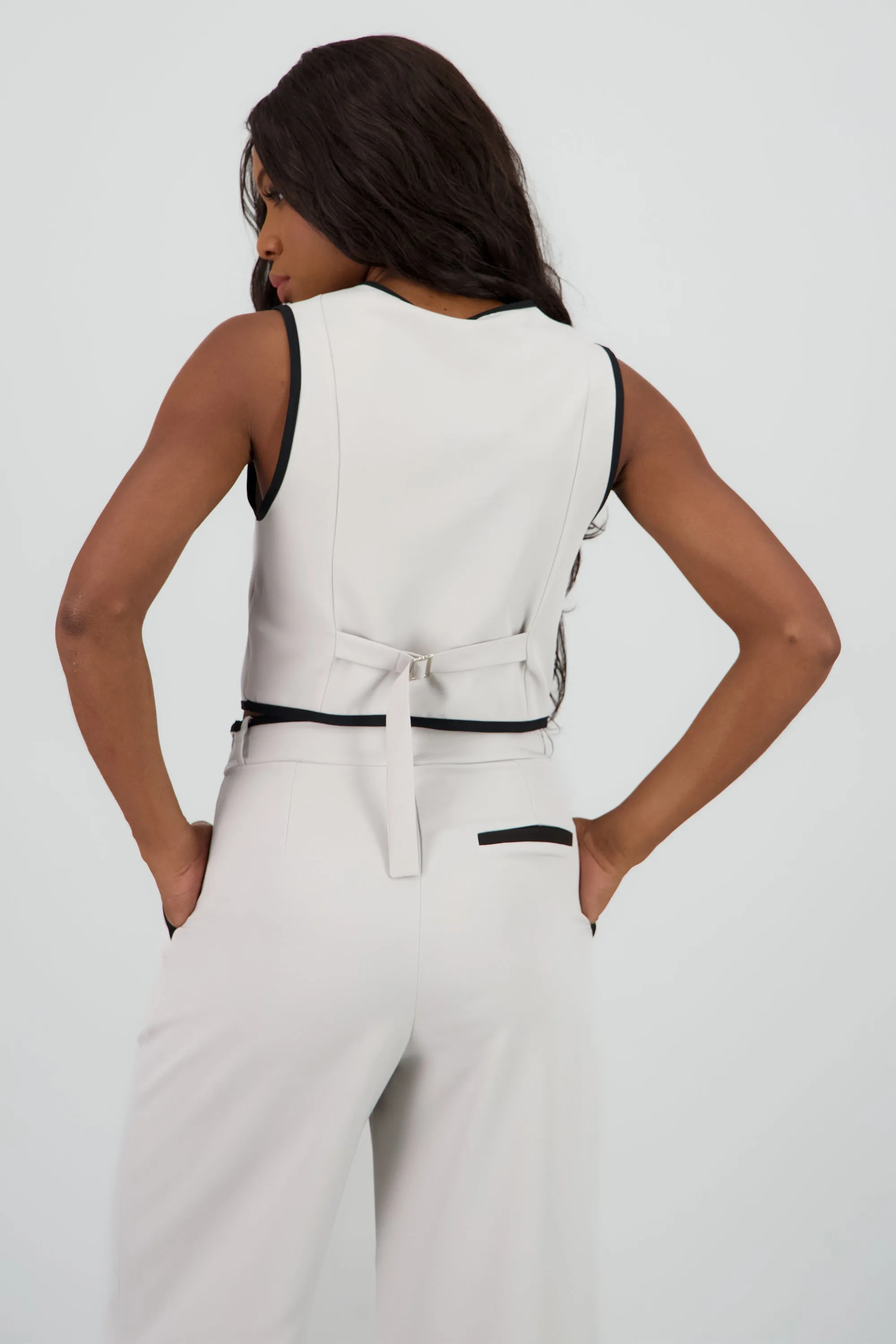 Chaleco detalle contraste cruzado 2 botones Hyp sold by Shasa product image thumbnail 4