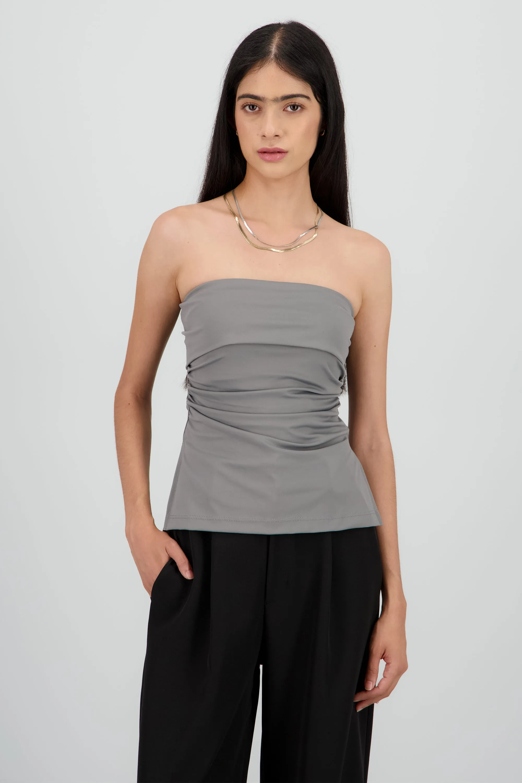 Top tubo con dobles escote sold by Shasa