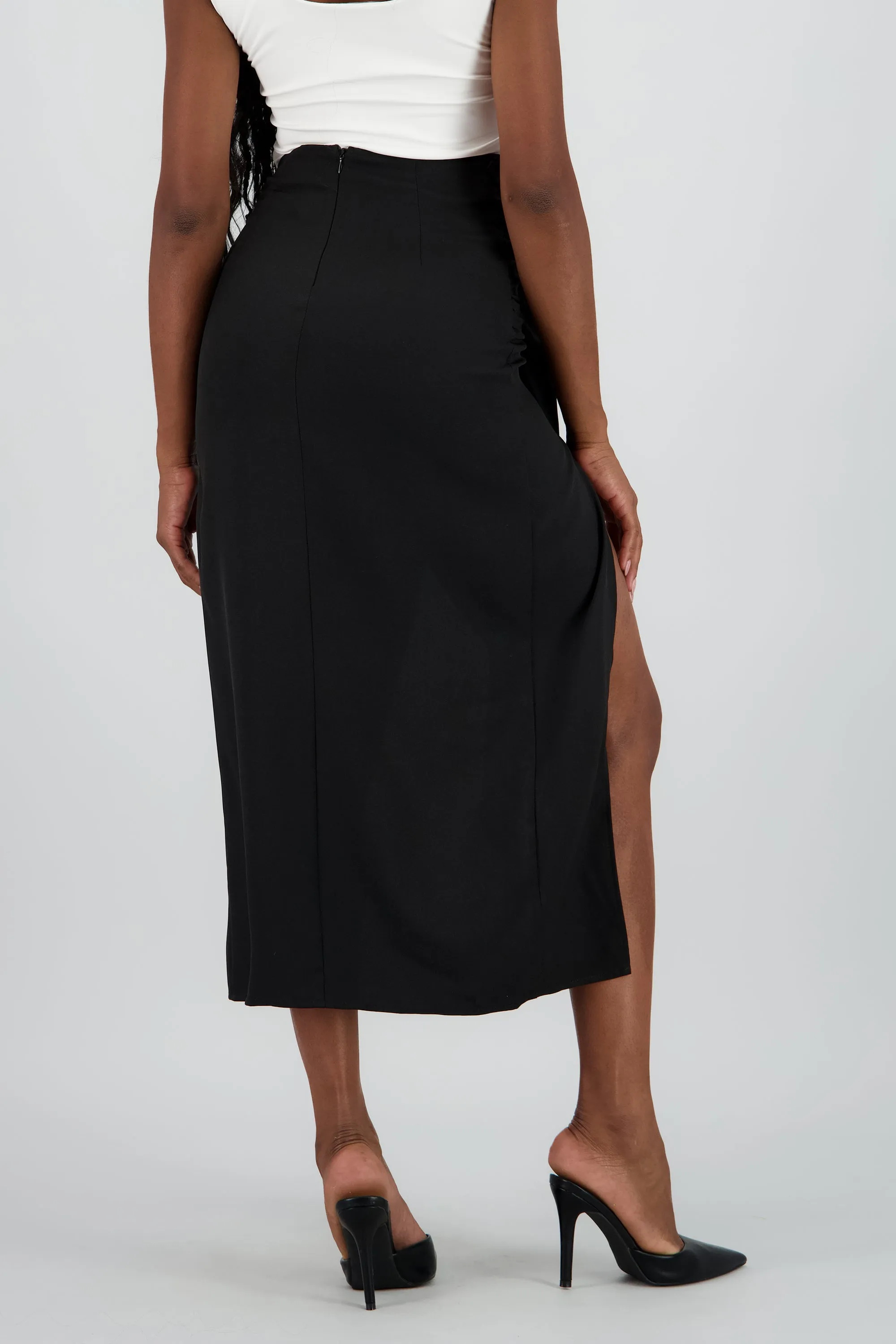 Falda asimetrica detalle broche sold by Shasa product image thumbnail 4