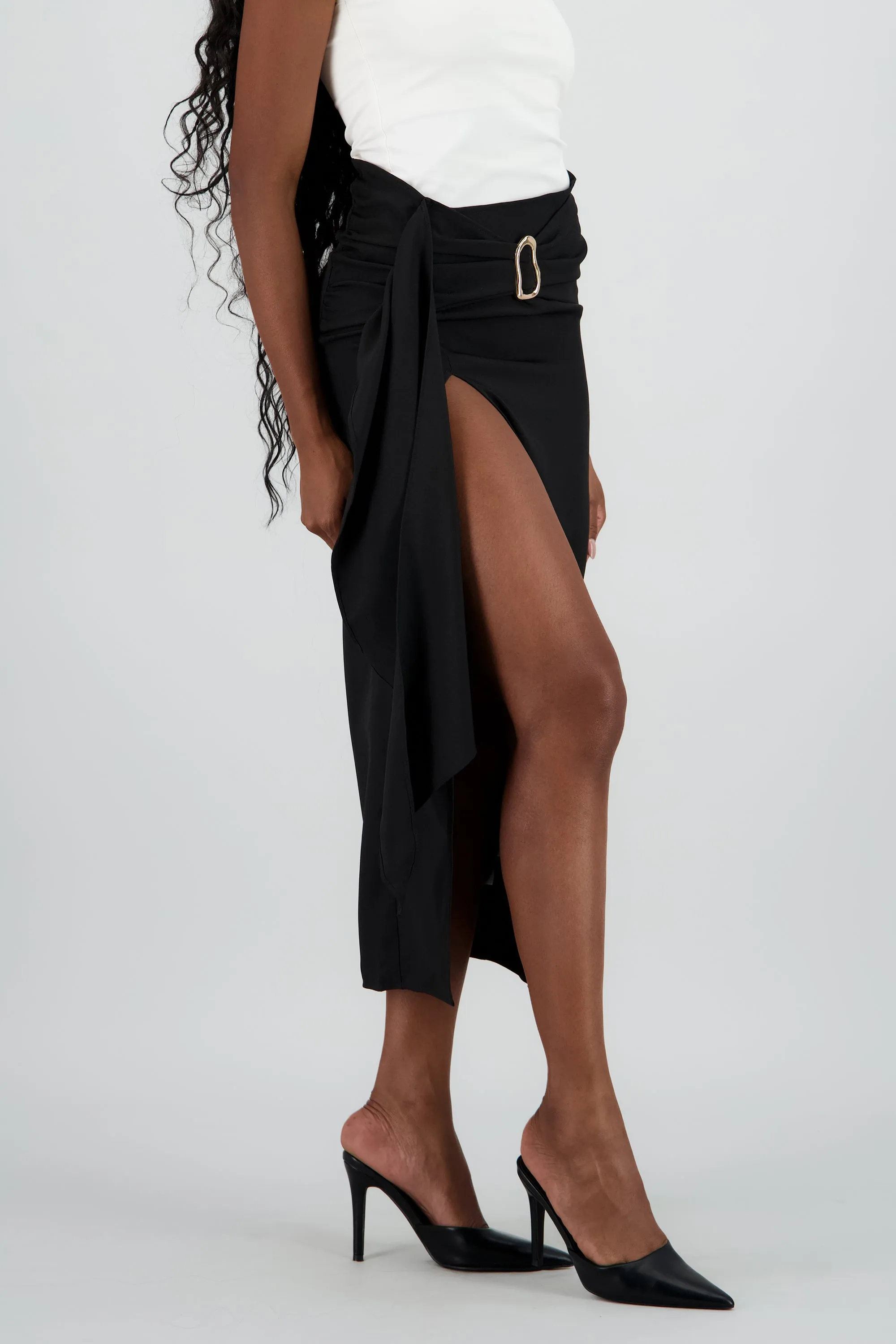 Falda asimetrica detalle broche sold by Shasa product image thumbnail 3